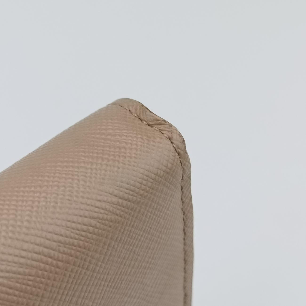 Vitello DianoBeigeSaffiano Leather1DH04485ヴィテッロディアノベージュサフィアーノレザー1DH04485