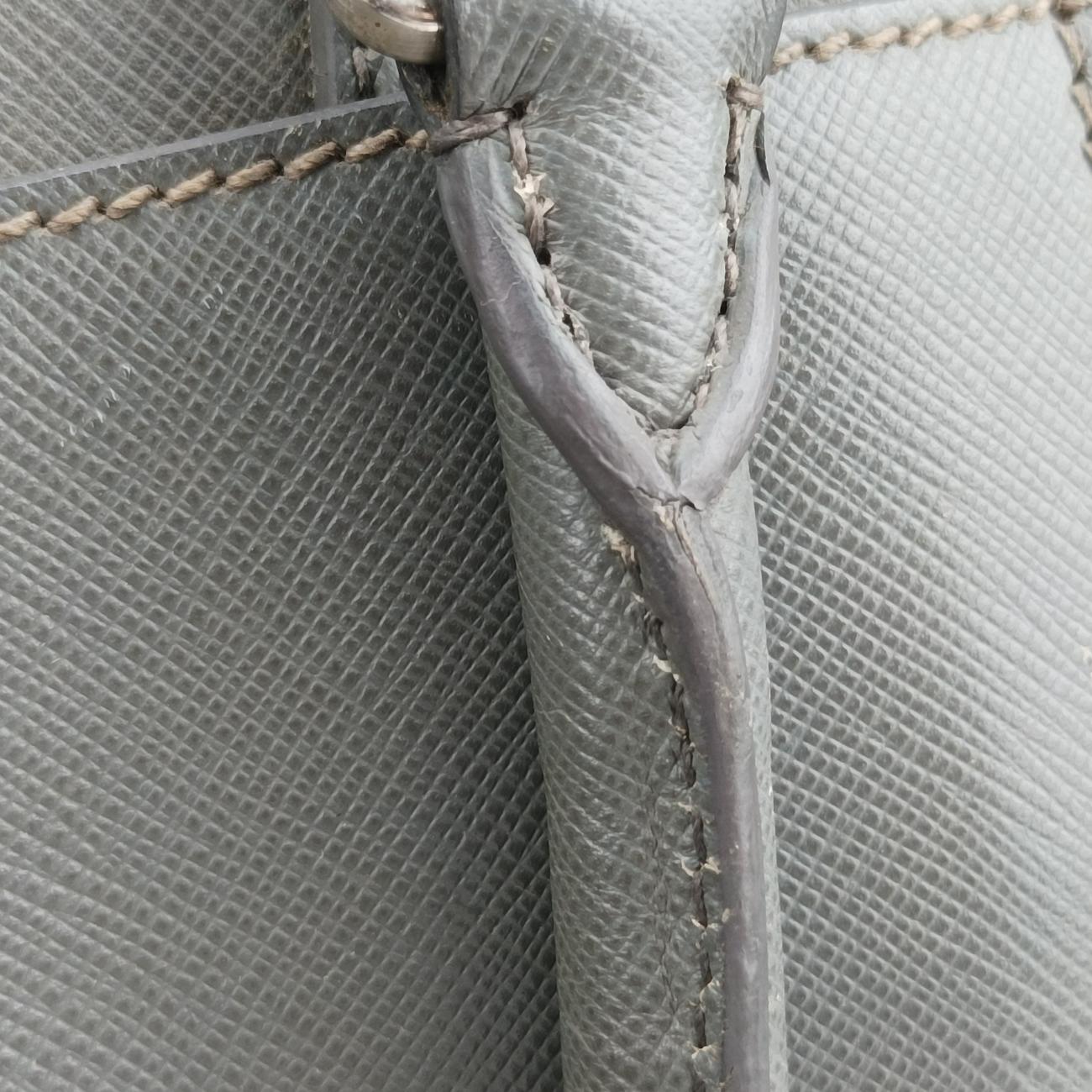 Business Briefcase Grey SAFFIANO Leather 2VE011 7 Dビジネス ブリーフケース グレー サフィアーノレザー 2VE011 7 D