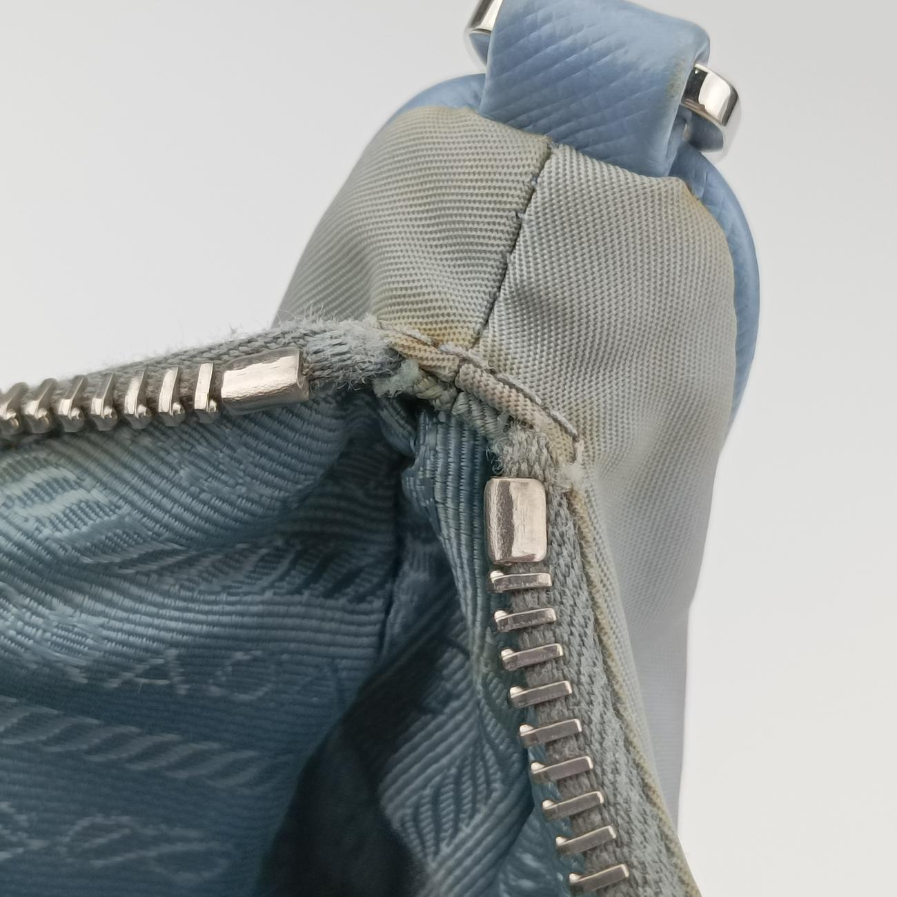 Re-Edition 2005 Re-Nylon Blue nylon 1BH204 103リエディション 2005 リナイロン ブルー ナイロン 1BH204 103