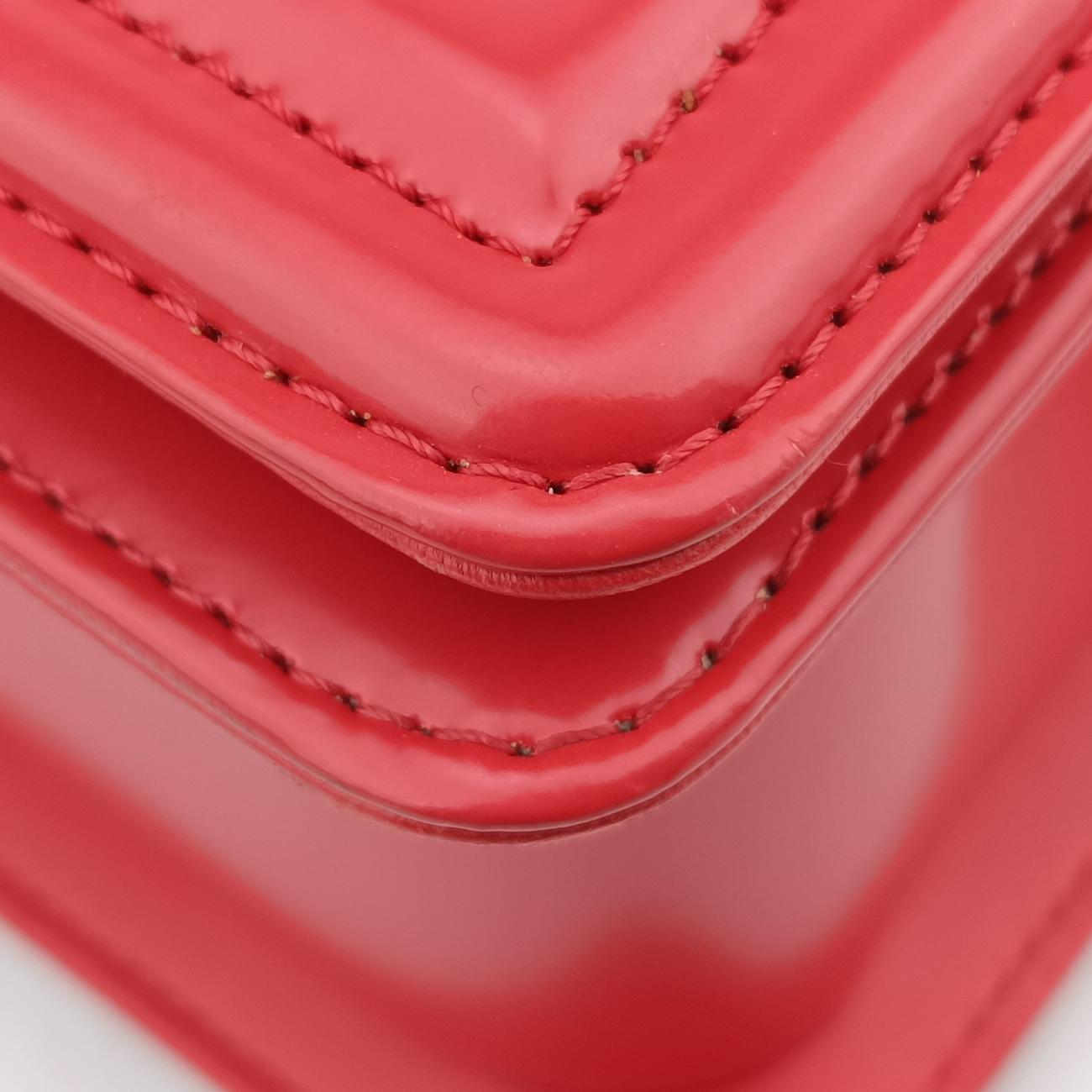 BOY CHANEL Red Leather 21509383ボーイシャネル レッド レザー A67086 21509383