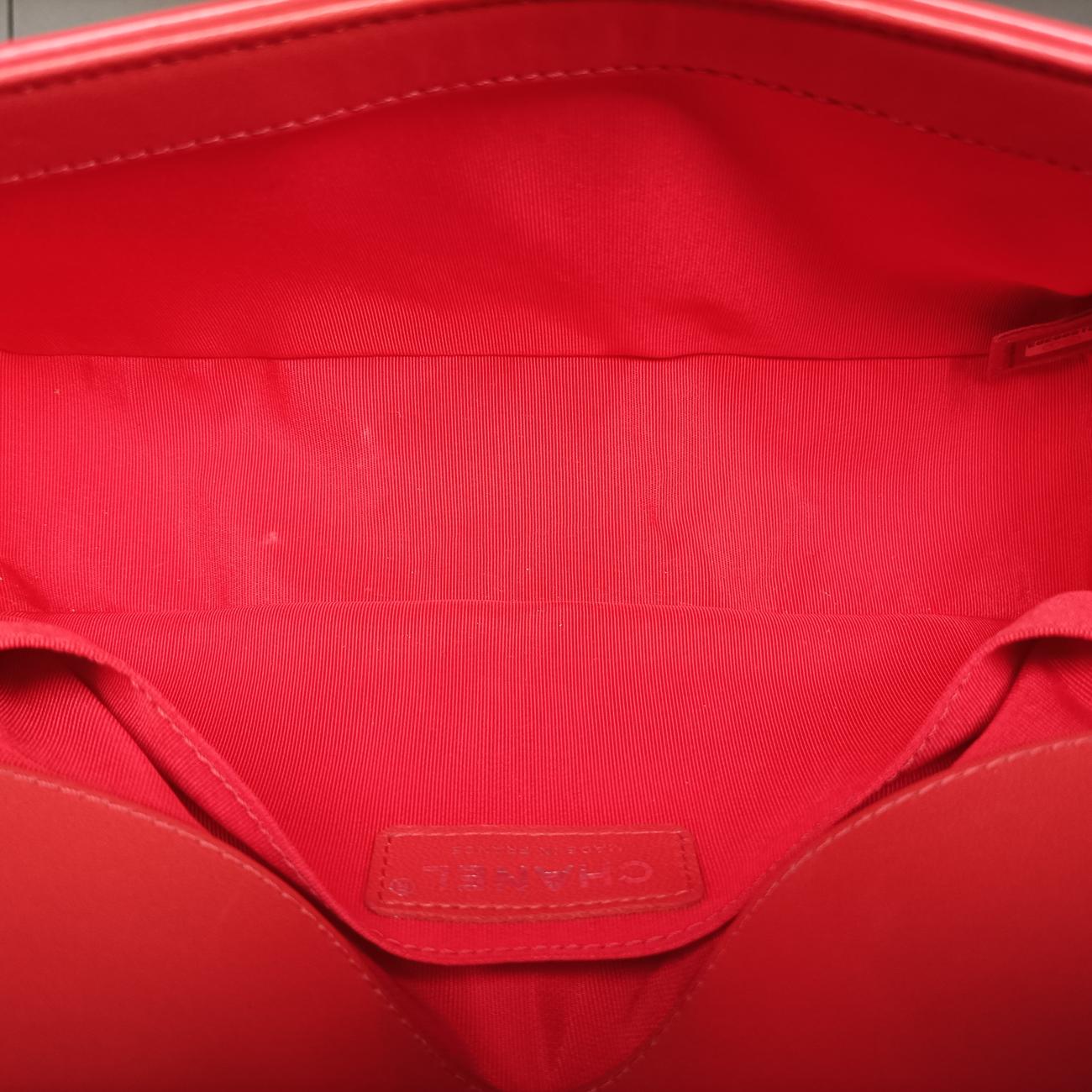 BOY CHANEL Red Leather 21509383ボーイシャネル レッド レザー A67086 21509383