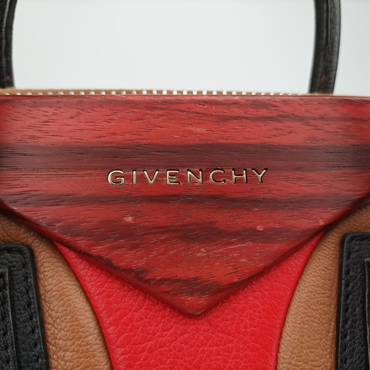 Antigona Red x Brown x Beige Leather 3C0192アンティゴナ レッド×ブラウン×ベージュ レザー 3C0192