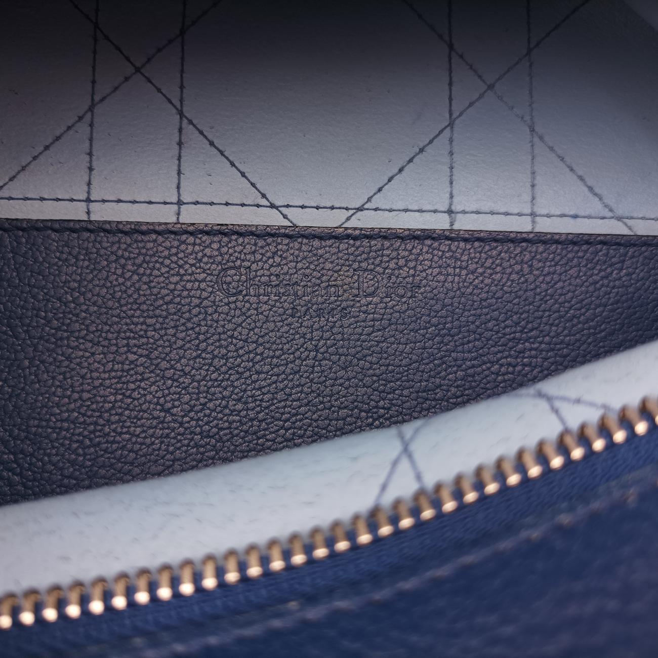 Medium Cannage Grained Blue Leather 01-RU-0166ミディアムカナージュグレイン ブルー レザー 01-RU-0166