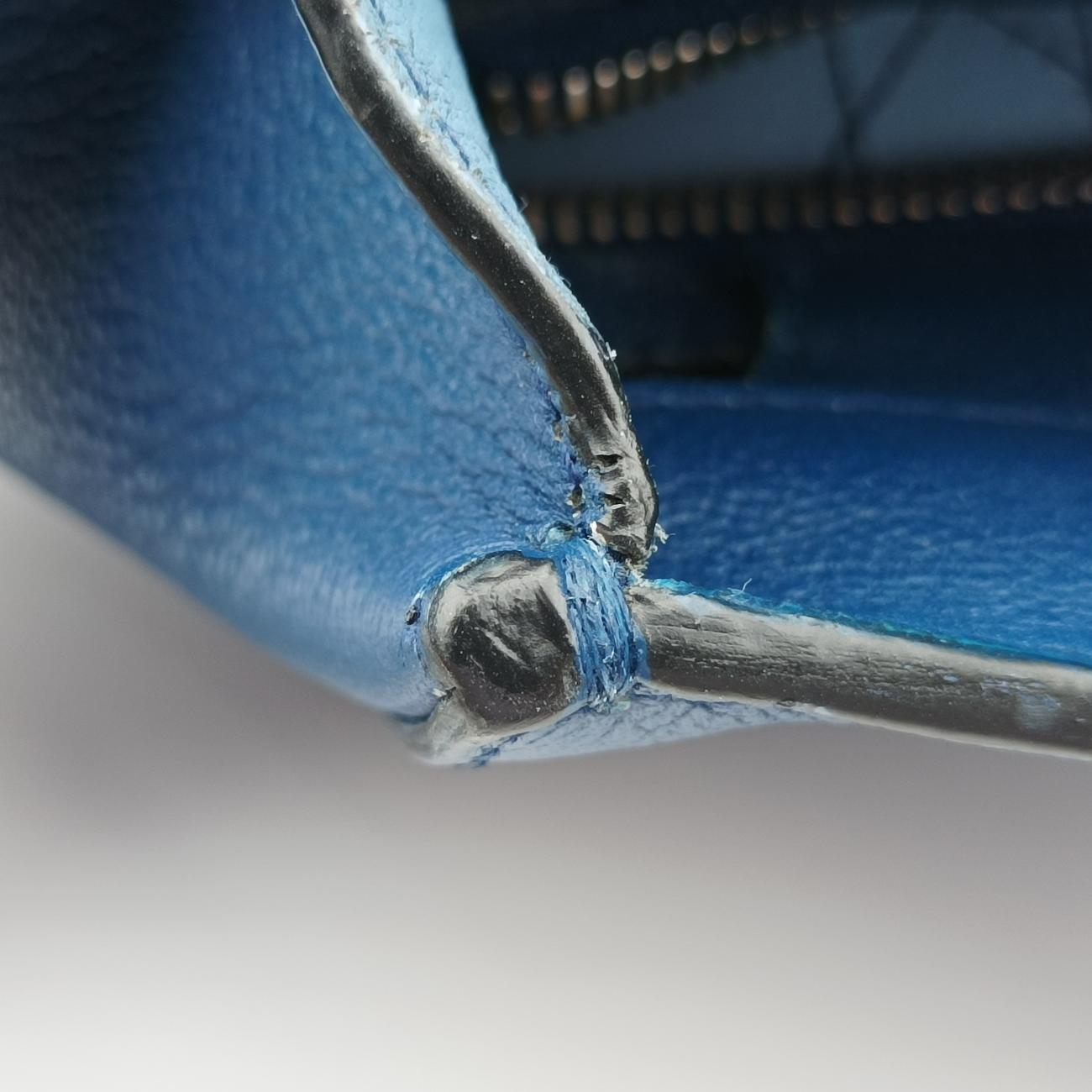 Medium Cannage Grained Blue Leather 01-RU-0166ミディアムカナージュグレイン ブルー レザー 01-RU-0166