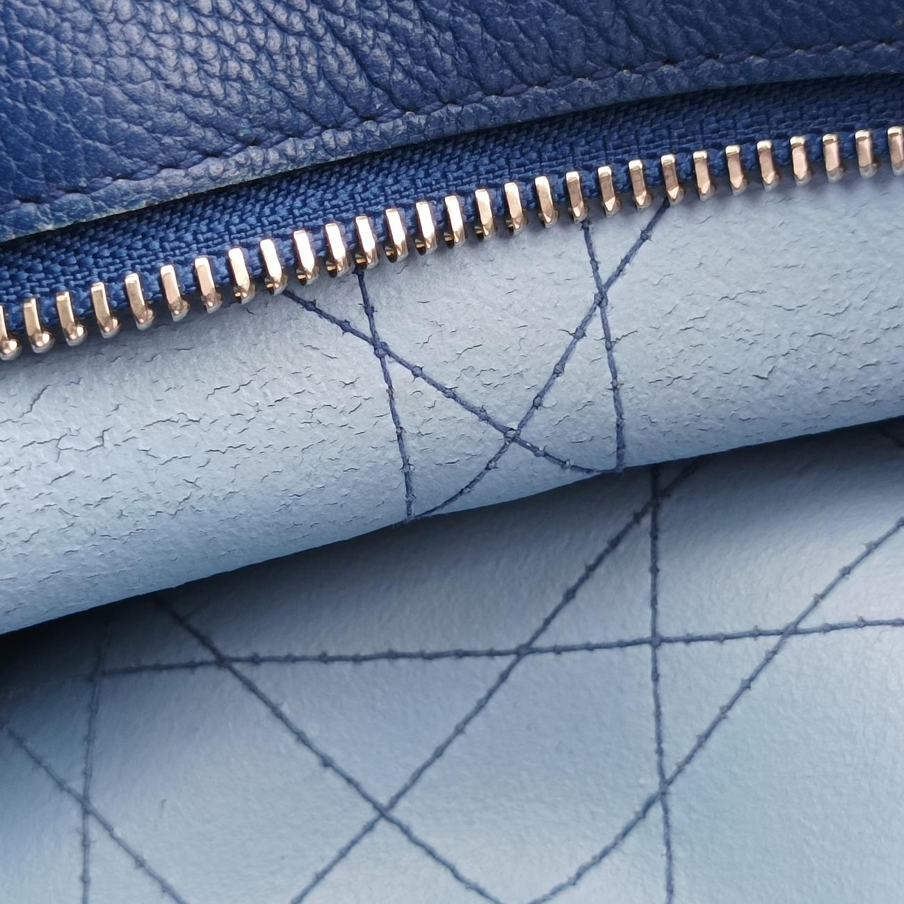 Medium Cannage Grained Blue Leather 01-RU-0166ミディアムカナージュグレイン ブルー レザー 01-RU-0166