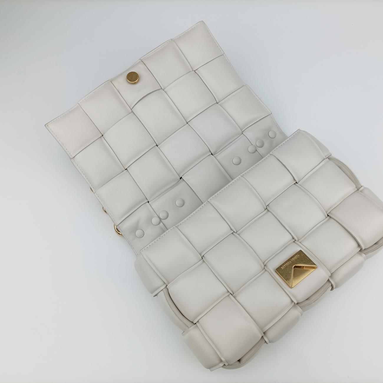 The Chain Cassette White lambskin B09341150Oザ チェーン カセット ホワイト ラムスキン B09341150O