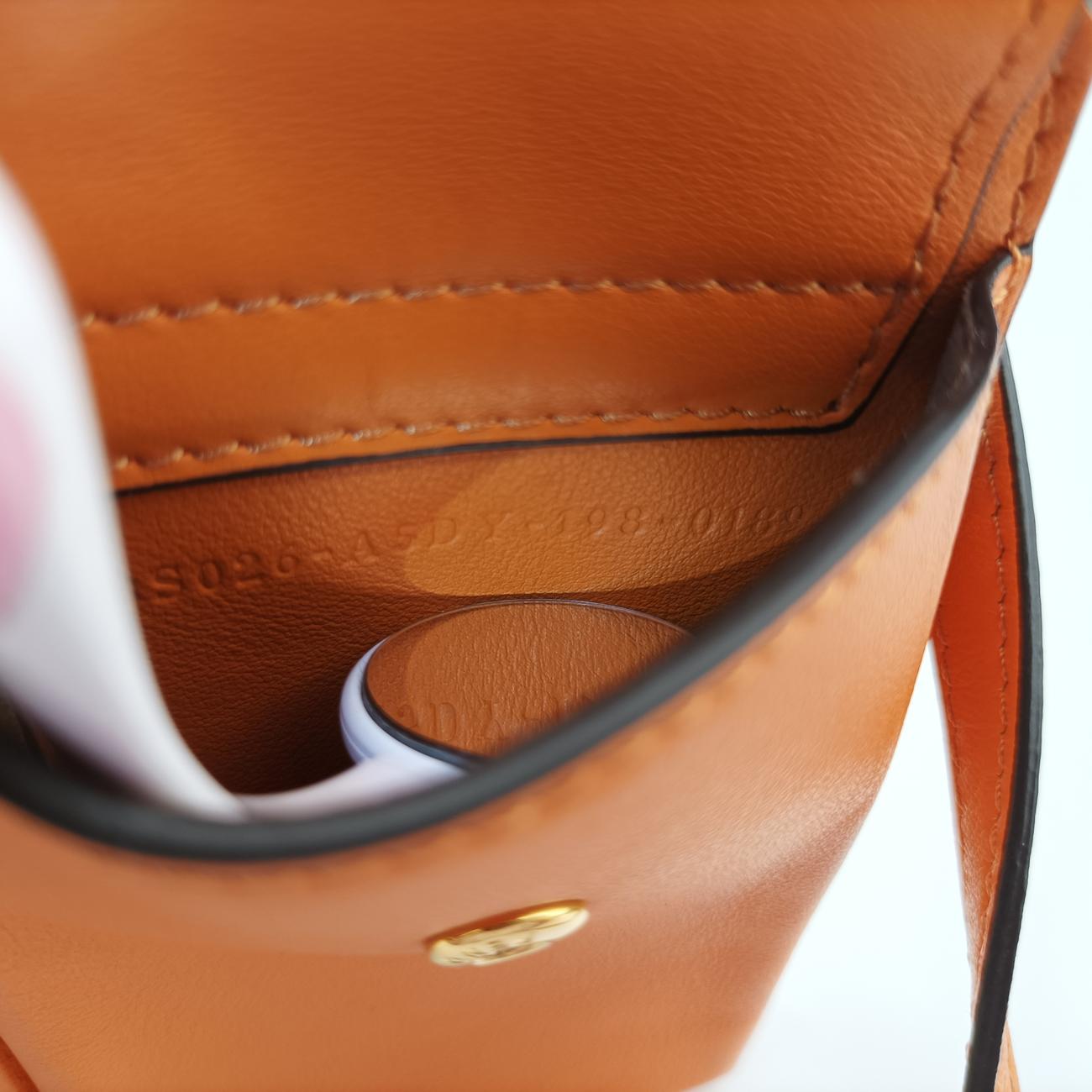 Mini Century Phone Case Orange Leather 8BS026-A5DY-193-0189バスティーン ミニ センチュリー フォンケース オレンジ レザー 8BS026 8BS026-A5DY-193-0189