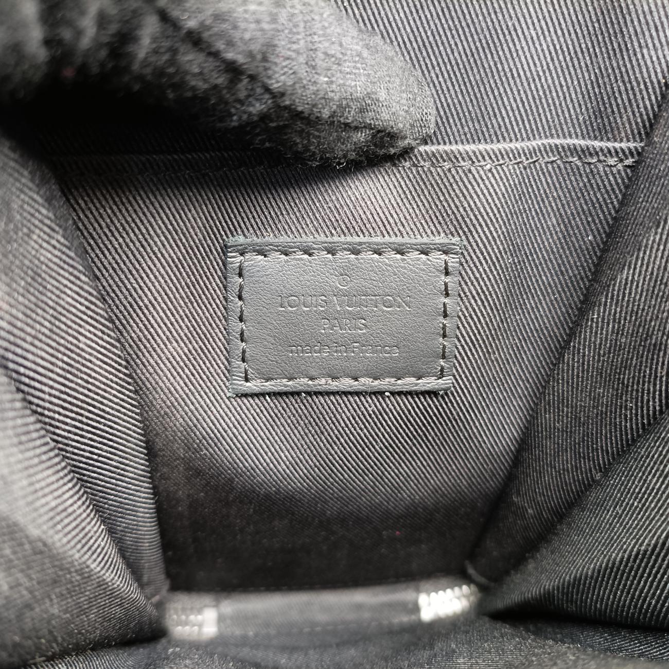 LV Aerogramme Phone PouchBlackGrained LeatherM57089MI4270 ICチップLV アエログラム フォン ポーチブラックグレインレザーM57089MI4270 ICチップ