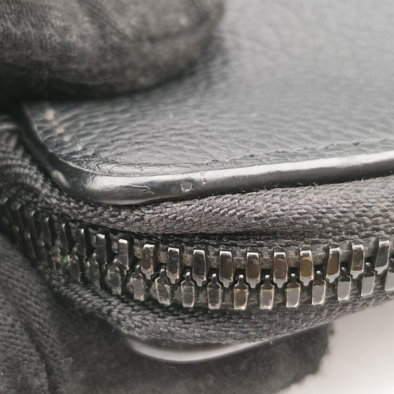 LV Aerogramme Phone PouchBlackGrained LeatherM57089MI4270 ICチップLV アエログラム フォン ポーチブラックグレインレザーM57089MI4270 ICチップ