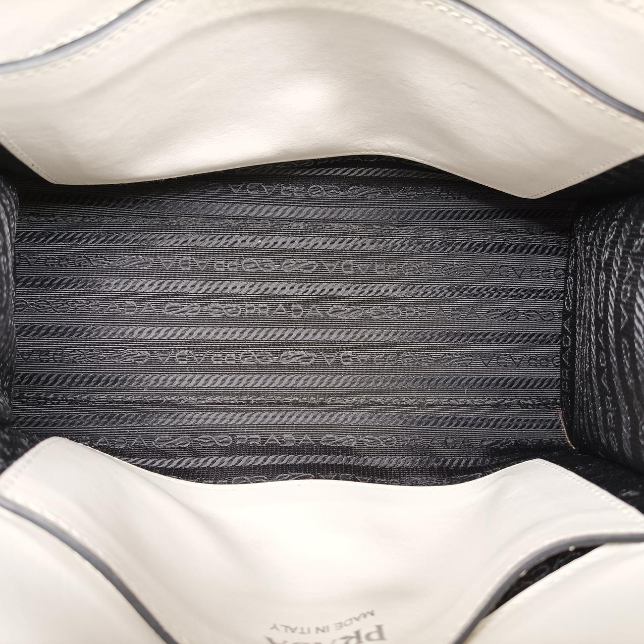 Monochrome Robot White SAFFIANO Leather 1BD127 7/Dモノクローム ロボット ホワイト サフィアーノレザー 1BD127 7/D