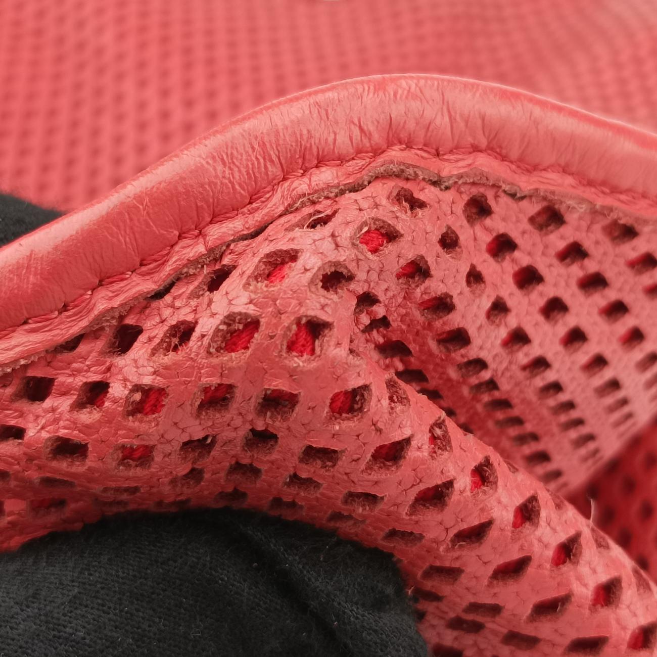Up in the Air Perforated French RivieraRedlambskinA6765517492998アップ ザ エア フレンチリビエラレッドラムスキンA6765517492998