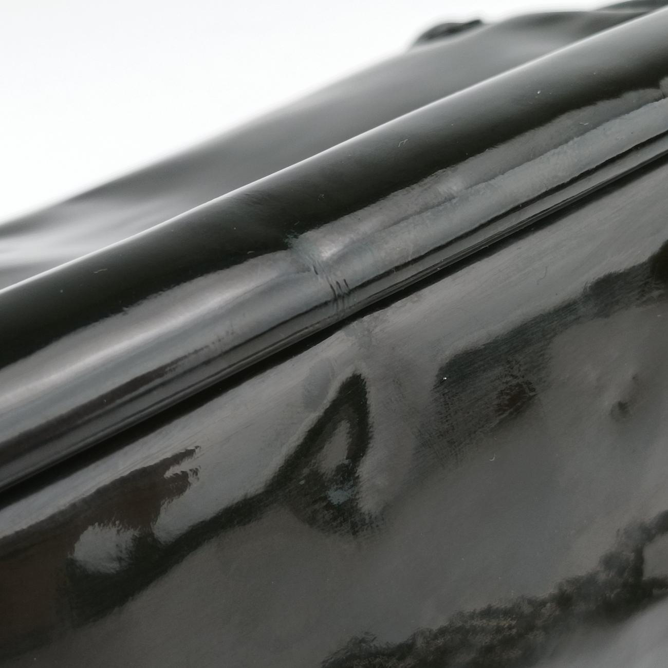 Chain Flap black Patent A46823 12688238チェーンフラップ ブラック パテント A46823 12688238