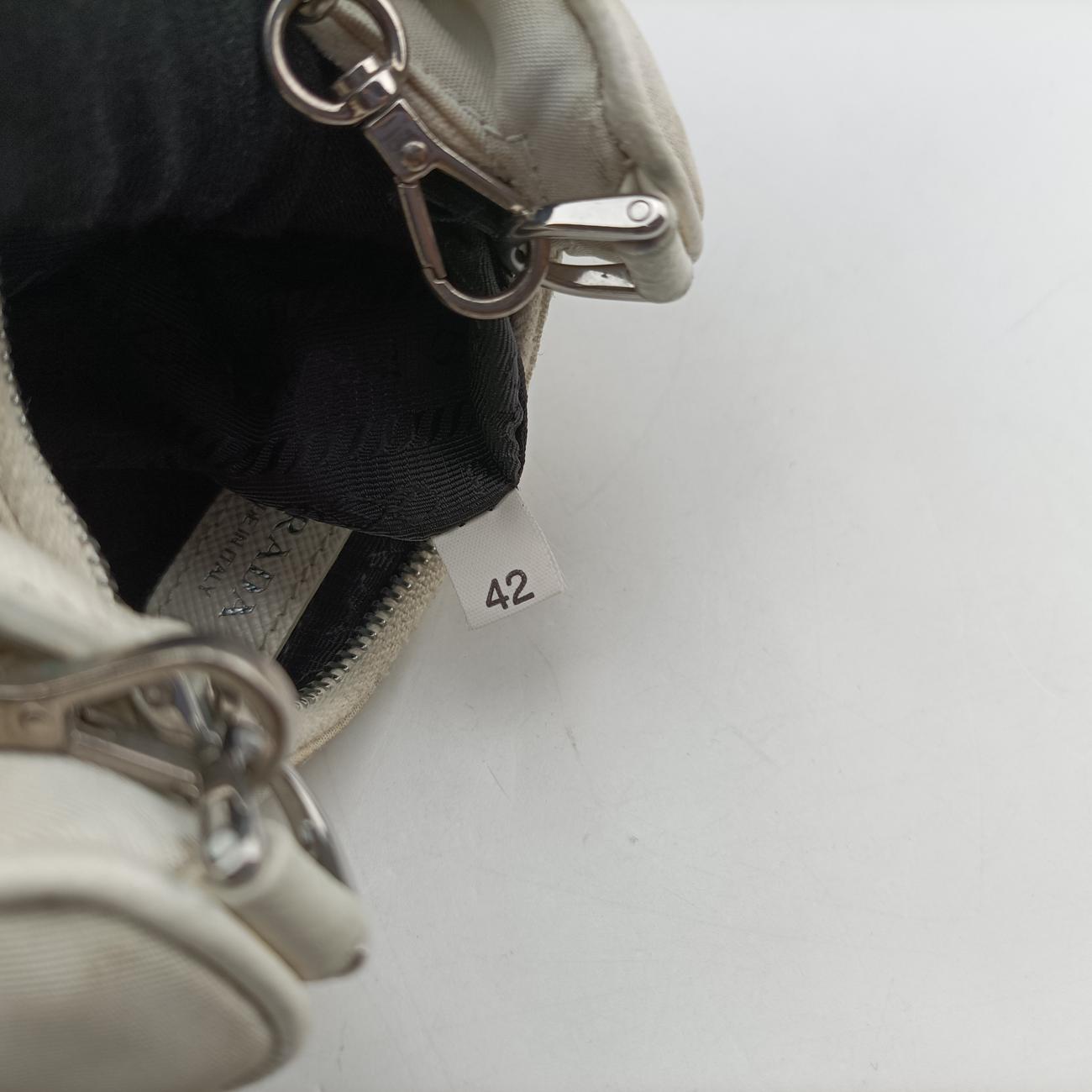 Re-Edition Nylon Mini white nylon 1TT122 42リエディションナイロンミニ ホワイト ナイロン 1TT122 42