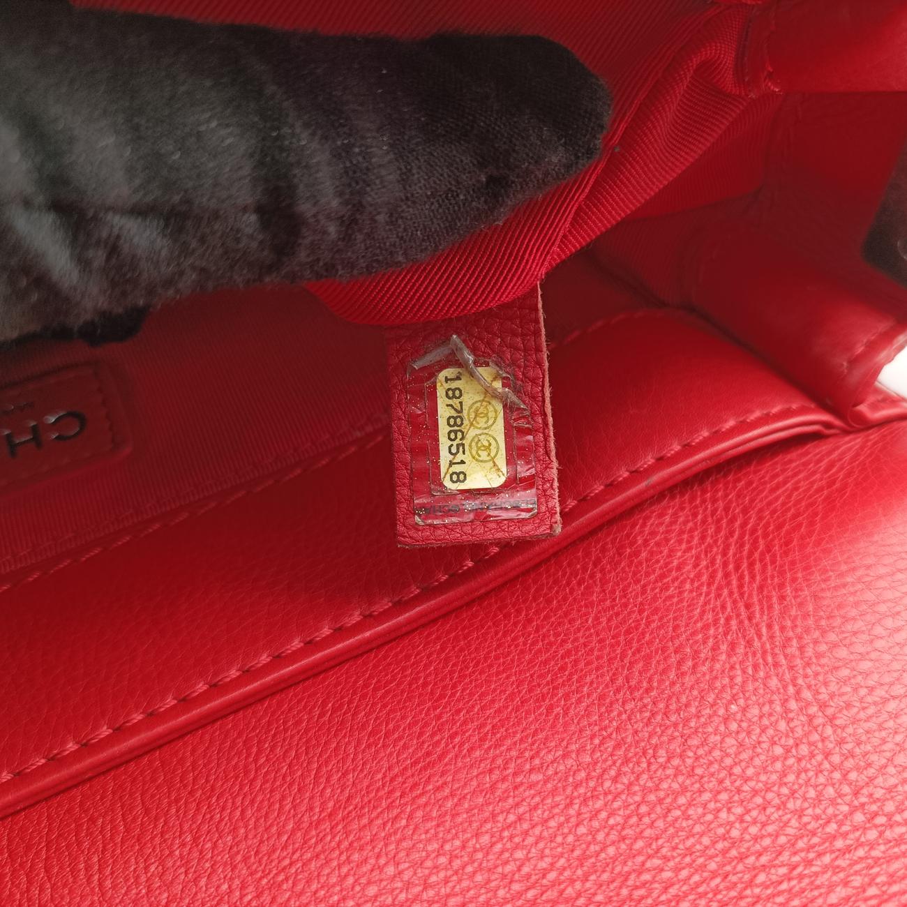 BOY CHANEL Red lambskin A67946 18786518ボーイシャネル レッド ラムスキン A67946 18786518