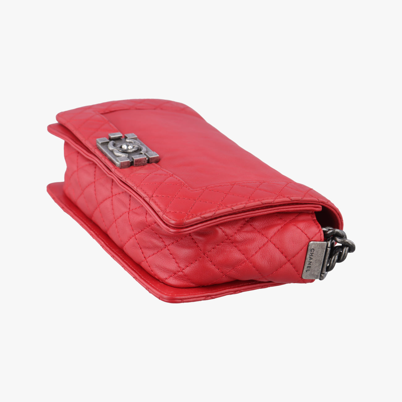 BOY CHANEL Red lambskin A67946 18786518ボーイシャネル レッド ラムスキン A67946 18786518