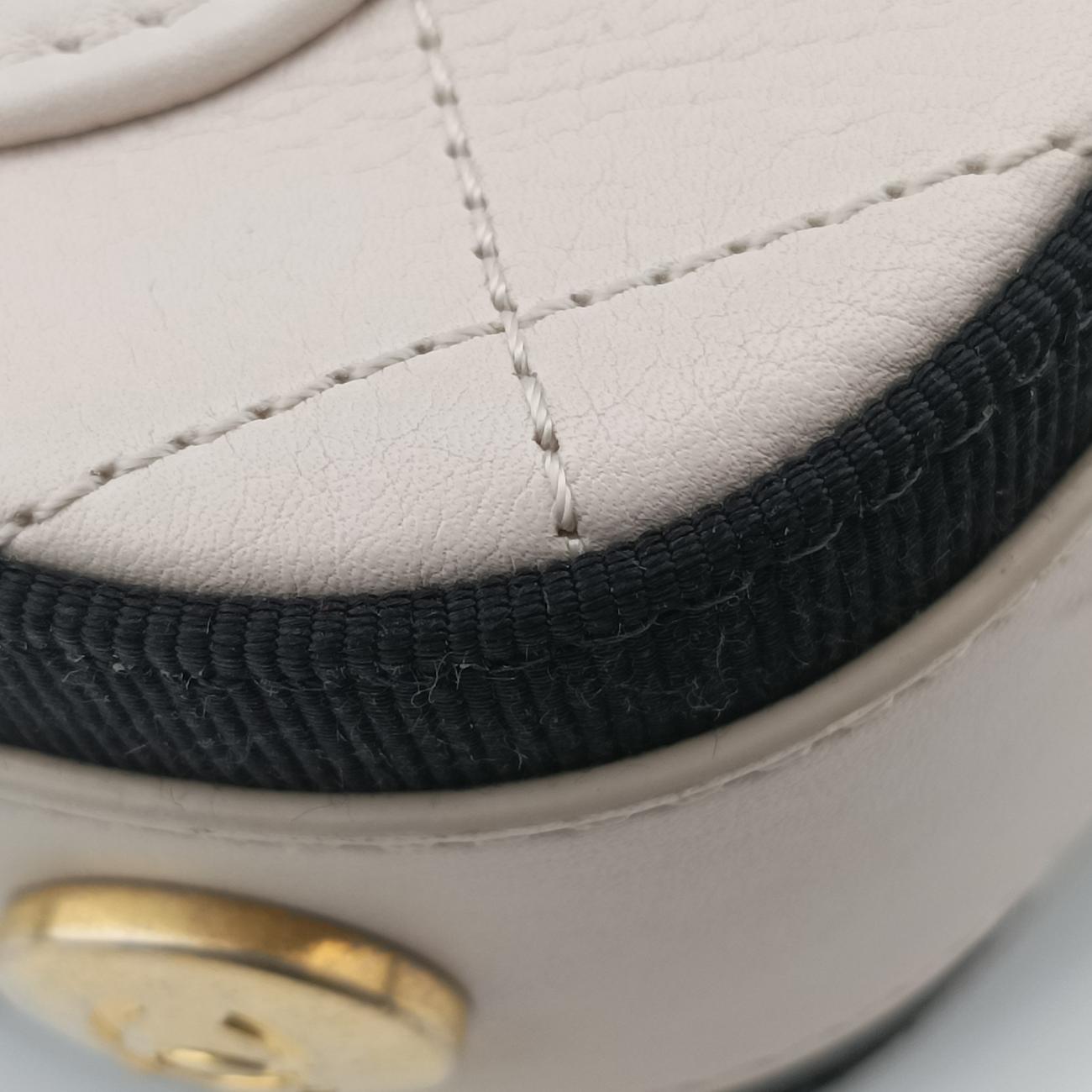 Button Up Double Zip Camera Pinkish Beige Leather 26387387ボタンアップダブルジップカメラ ピンキッシュベージュ レザー A57574 26387387