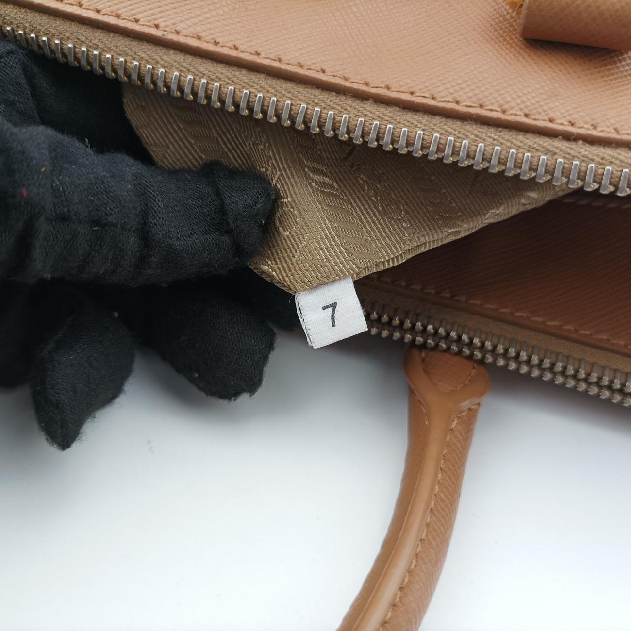 Galleria Brown SAFFIANO Leather BN1802 7 Aガレリア ブラウン サフィアーノレザー BN1802 7 A