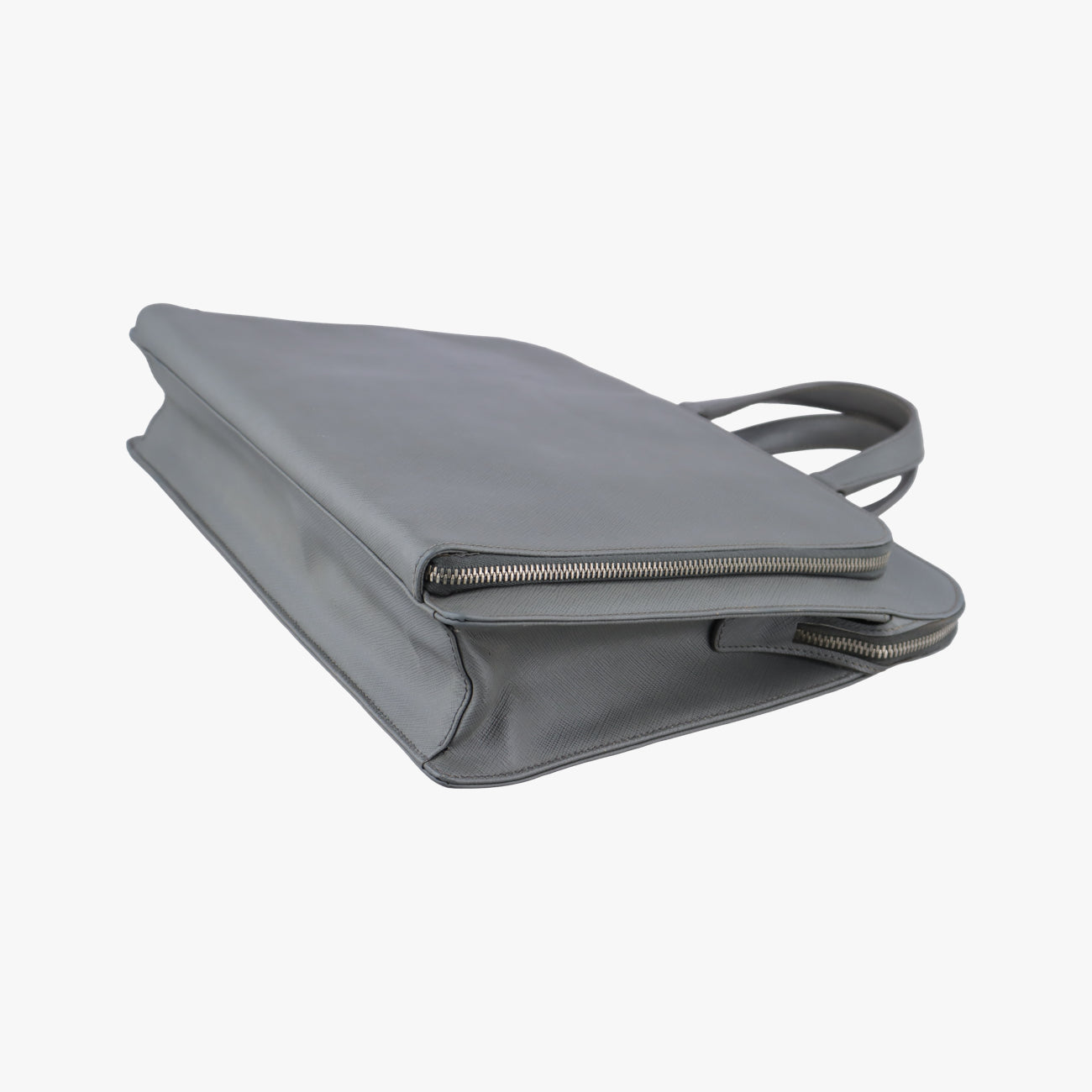 Triangle Logo Plate Grey Saffiano Leather 49三角 ロゴ プレート グレー サフィアーノレザー 49