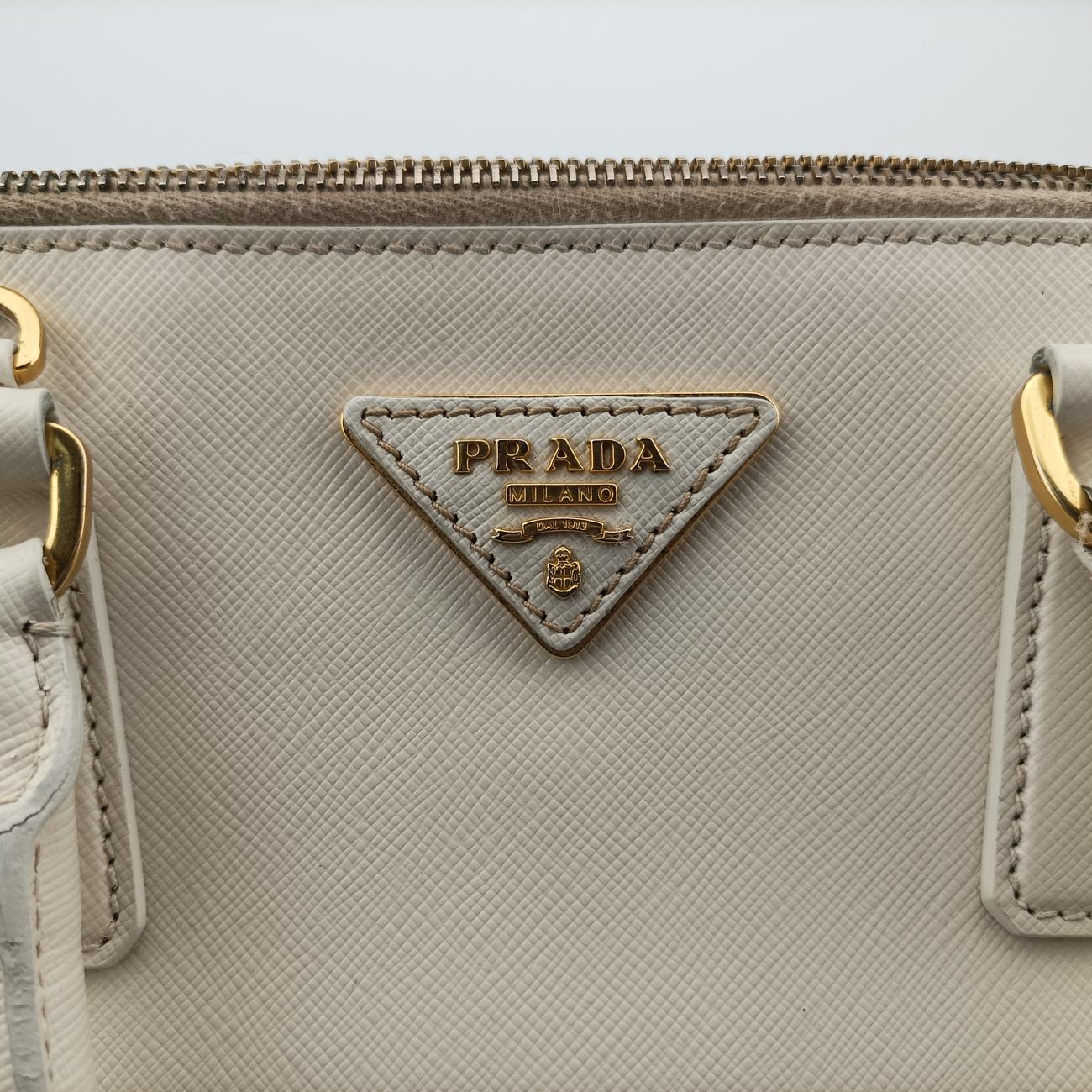Large Promenade Satchel White SAFFIANO Leather BL0837 25ラージ プロムナード サッチェル ホワイト サフィアーノレザー BL0837 25