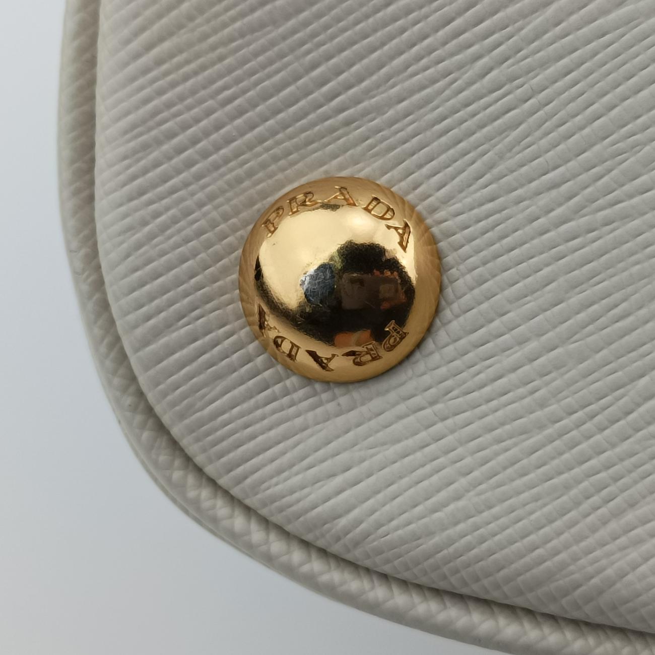 Large Promenade Satchel White SAFFIANO Leather BL0837 25ラージ プロムナード サッチェル ホワイト サフィアーノレザー BL0837 25