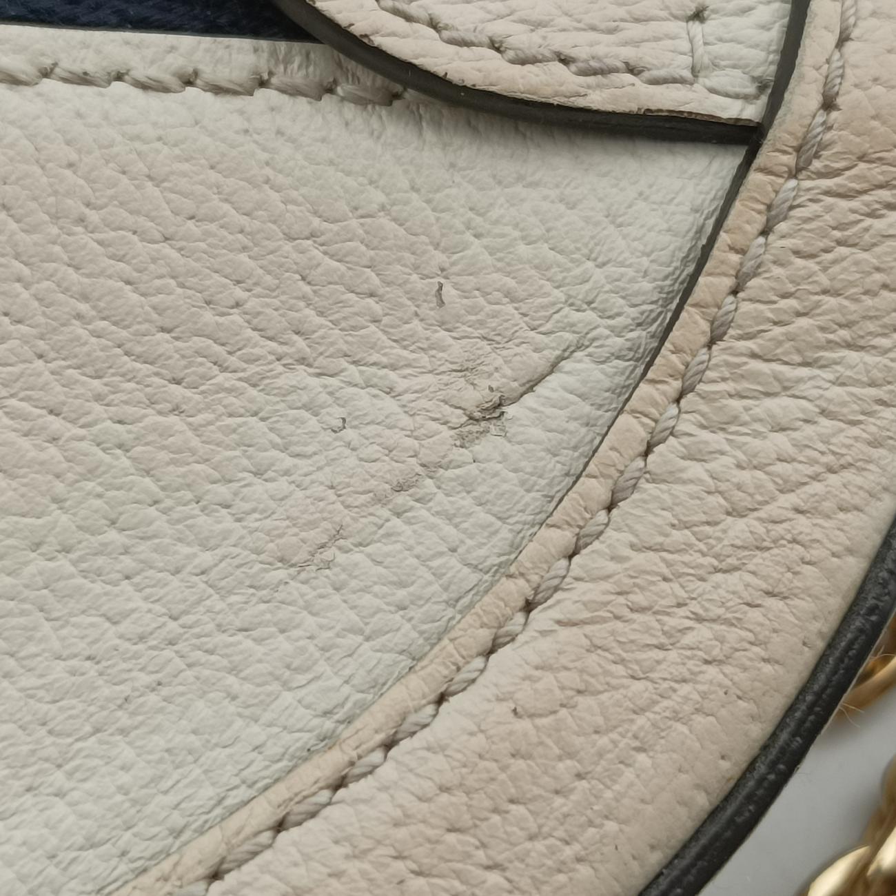 Ophidia White Leather F029704840オフィディア ホワイト レザー 550618 F029704840