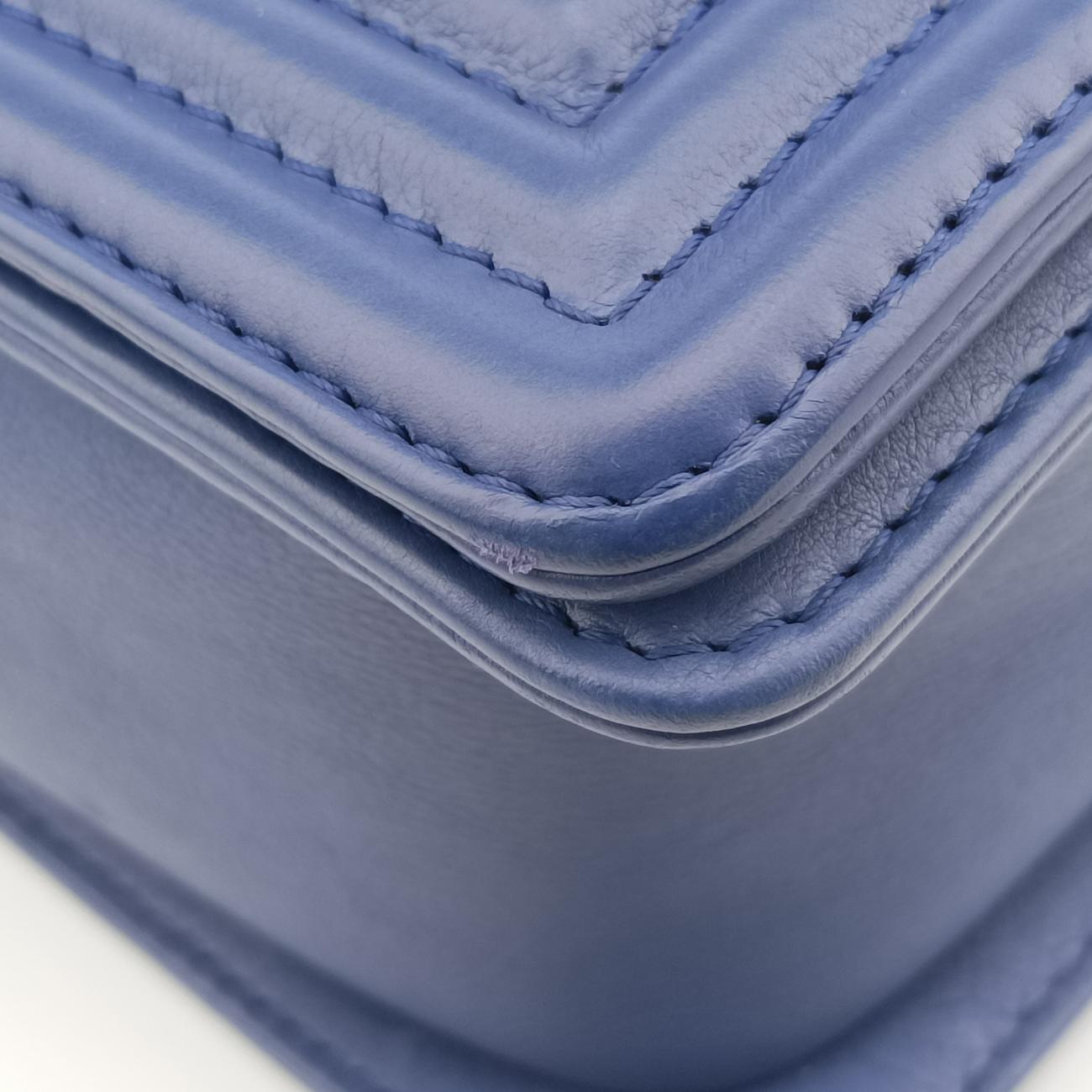 BOY CHANELBluelambskinA6708717953357ボーイシャネルブルーラムスキンA6708717953357