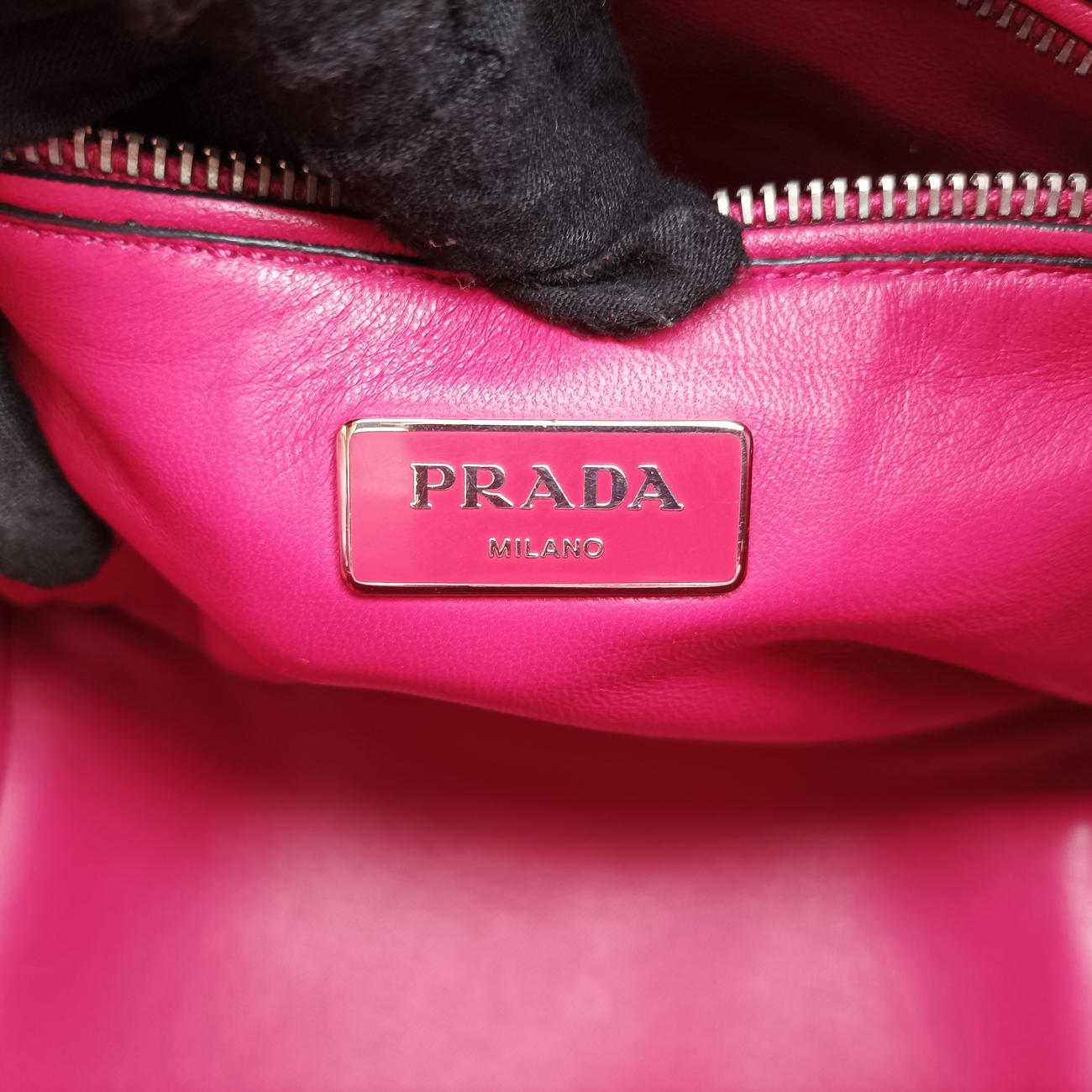 Twin Pocket Rose suede 31/E三角ロゴ ツインポケット ローズ レッド スエード BN2625 31/E