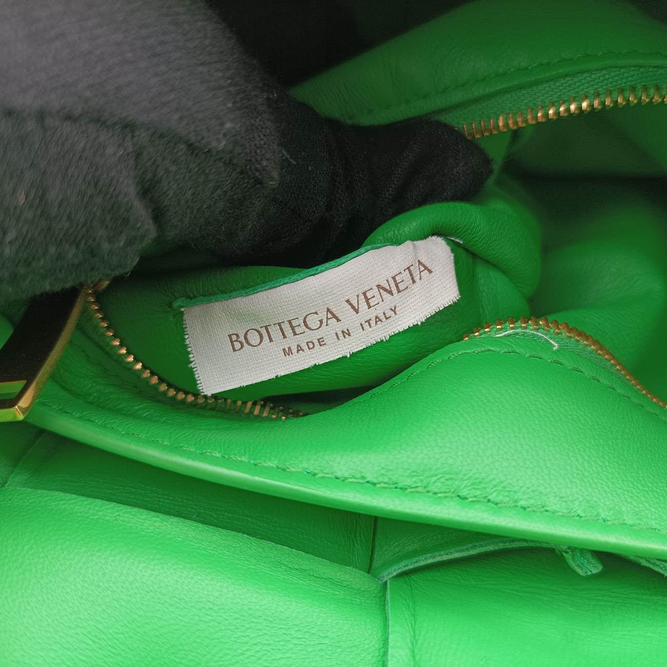 The Chain Cassette Green lambskin B09108320Pザ チェーン カセット グリーン ラムスキン B09108320P