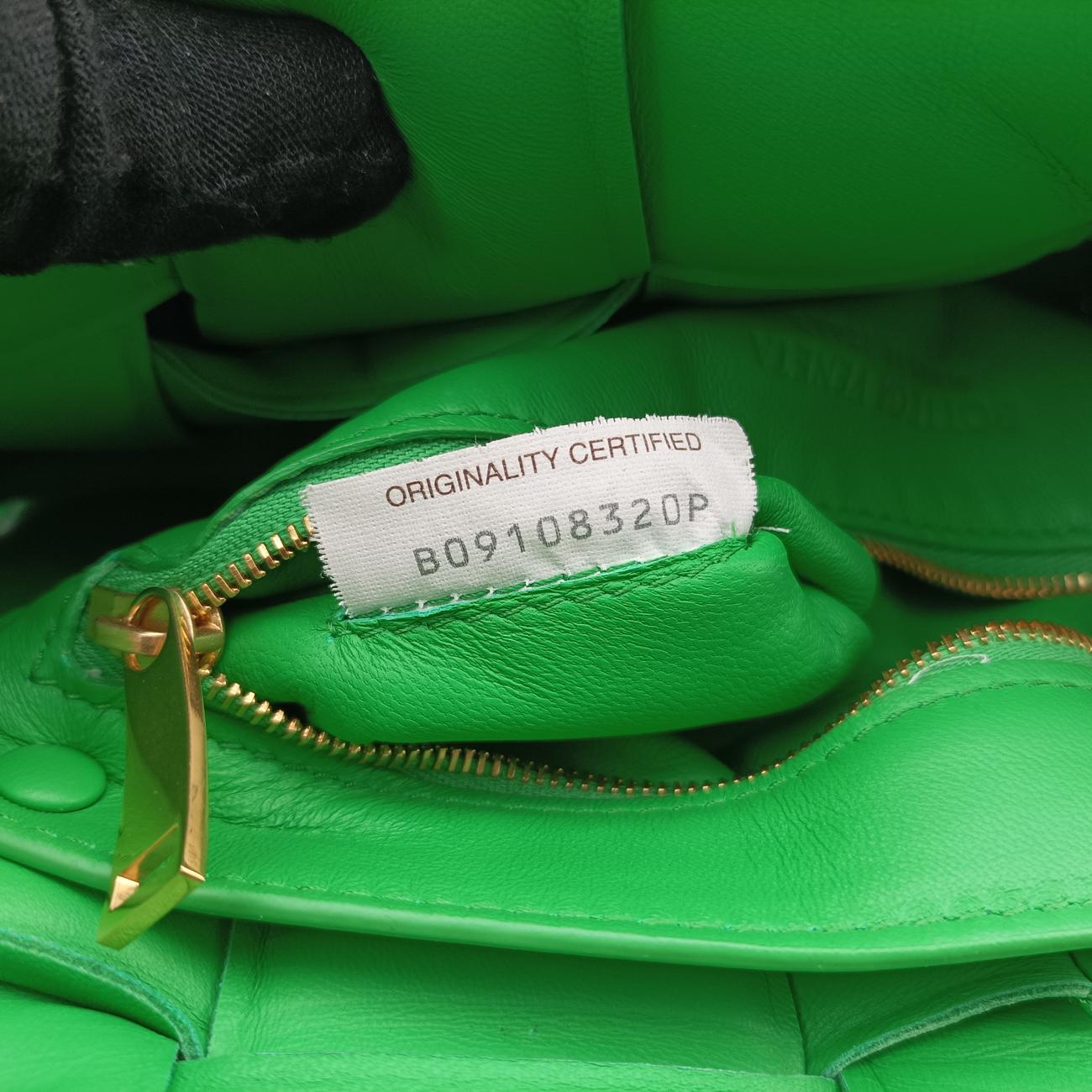 The Chain Cassette Green lambskin B09108320Pザ チェーン カセット グリーン ラムスキン B09108320P