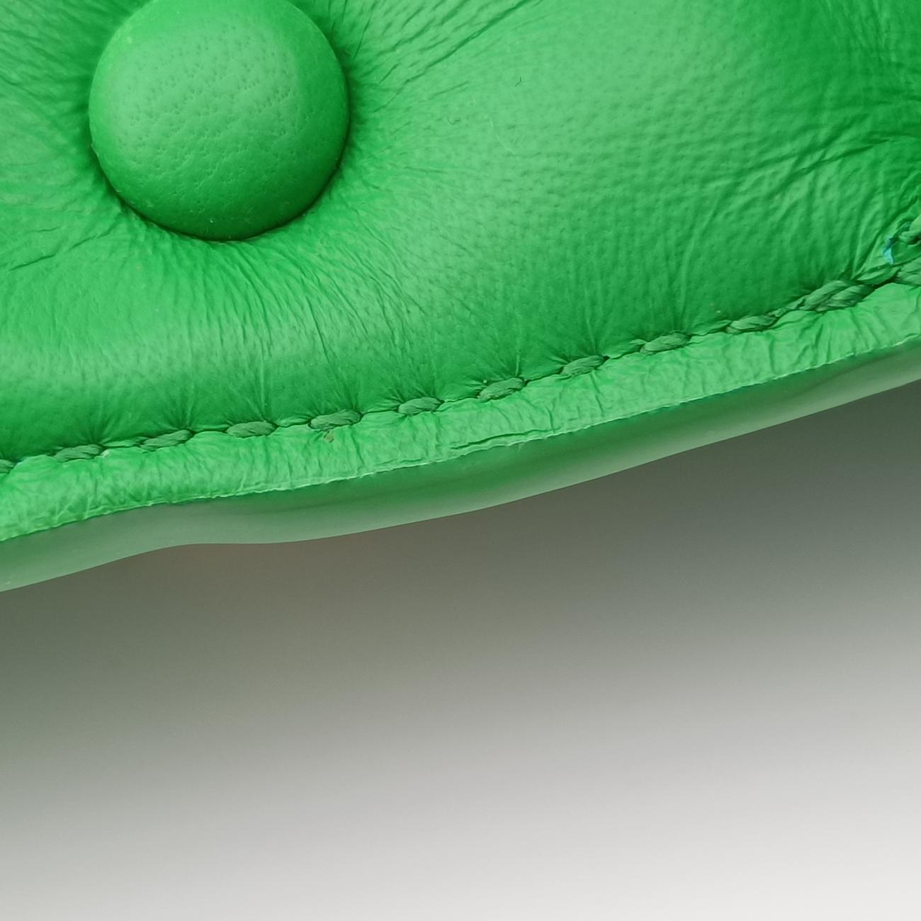 The Chain Cassette Green lambskin B09108320Pザ チェーン カセット グリーン ラムスキン B09108320P