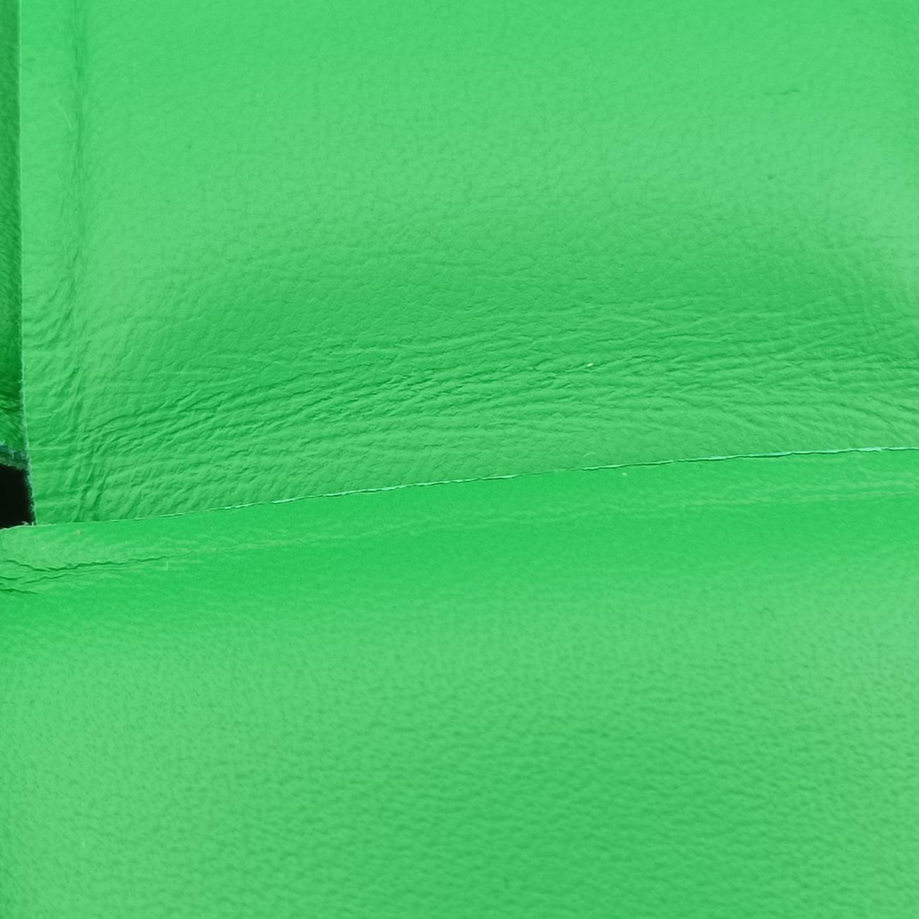 The Chain Cassette Green lambskin B09108320Pザ チェーン カセット グリーン ラムスキン B09108320P