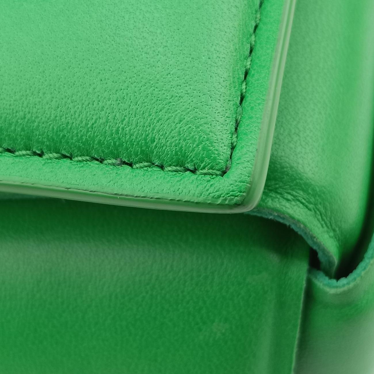 The Chain Cassette Green lambskin B09108320Pザ チェーン カセット グリーン ラムスキン B09108320P