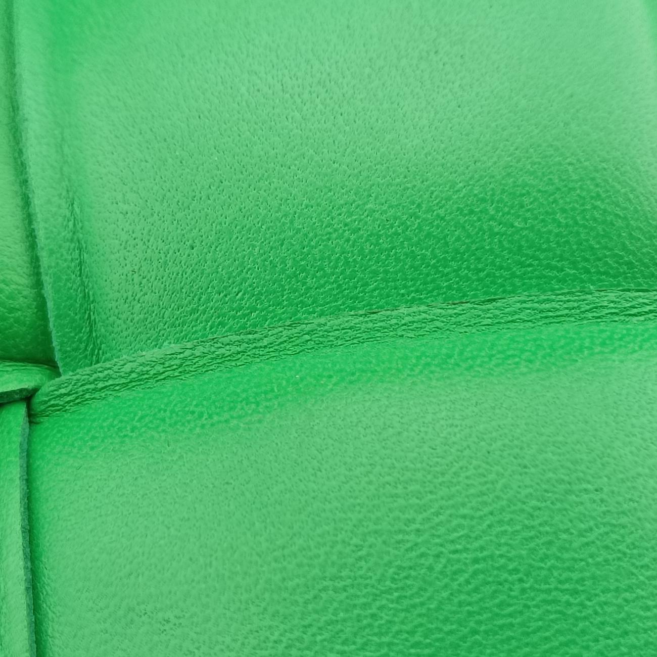 The Chain Cassette Green lambskin B09108320Pザ チェーン カセット グリーン ラムスキン B09108320P