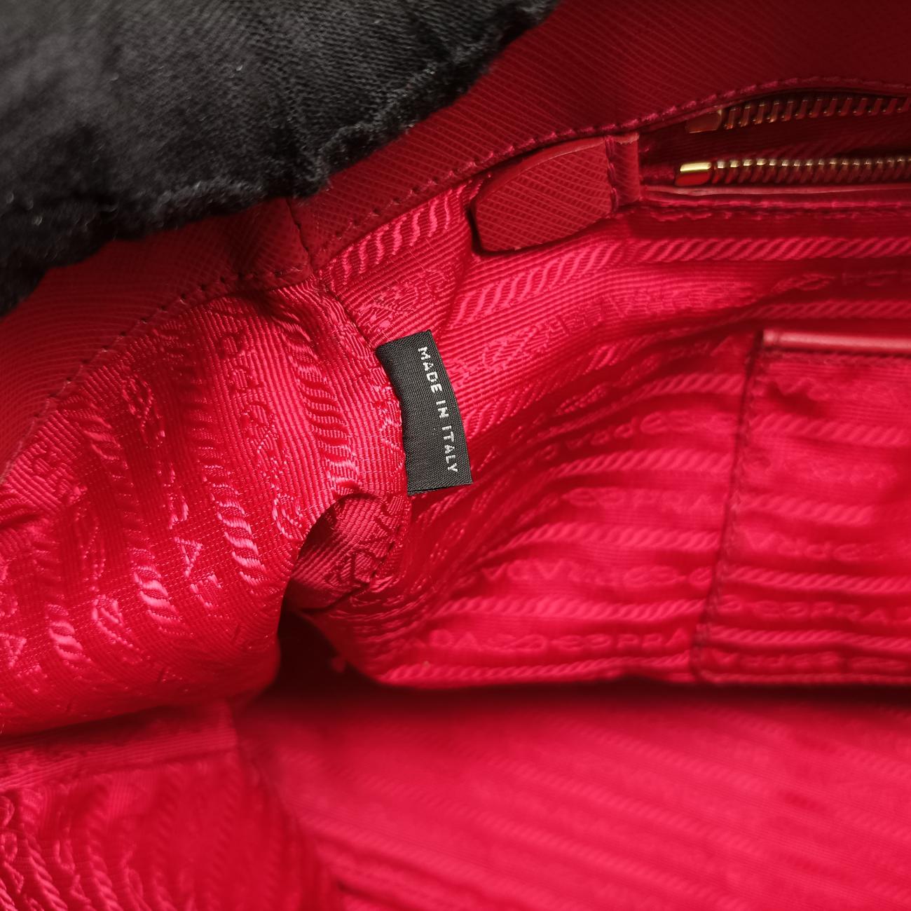 Vernice Parabole Red SAFFIANO Leather 25ヴェルニス パラボレ レッド サフィアーノレザー 25