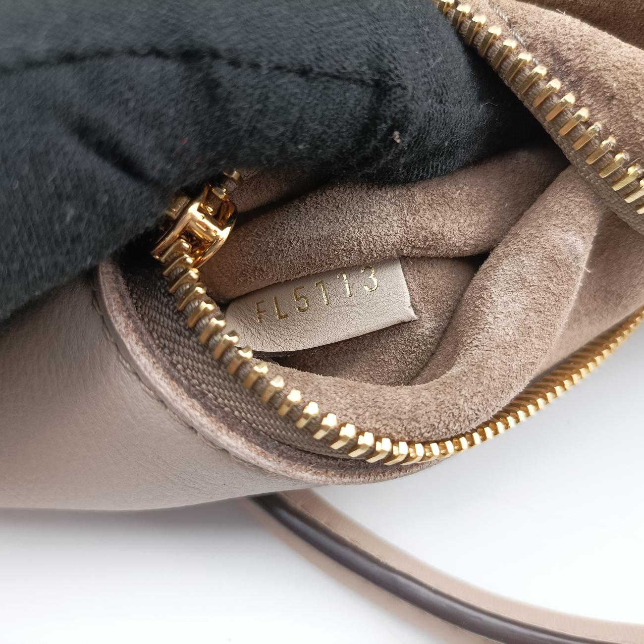 Tote W PM beige Vauxhall Cashmere Leather M94483 FL5113トートW PM ベージュ ヴォーカシミール レザー M94483 FL5113