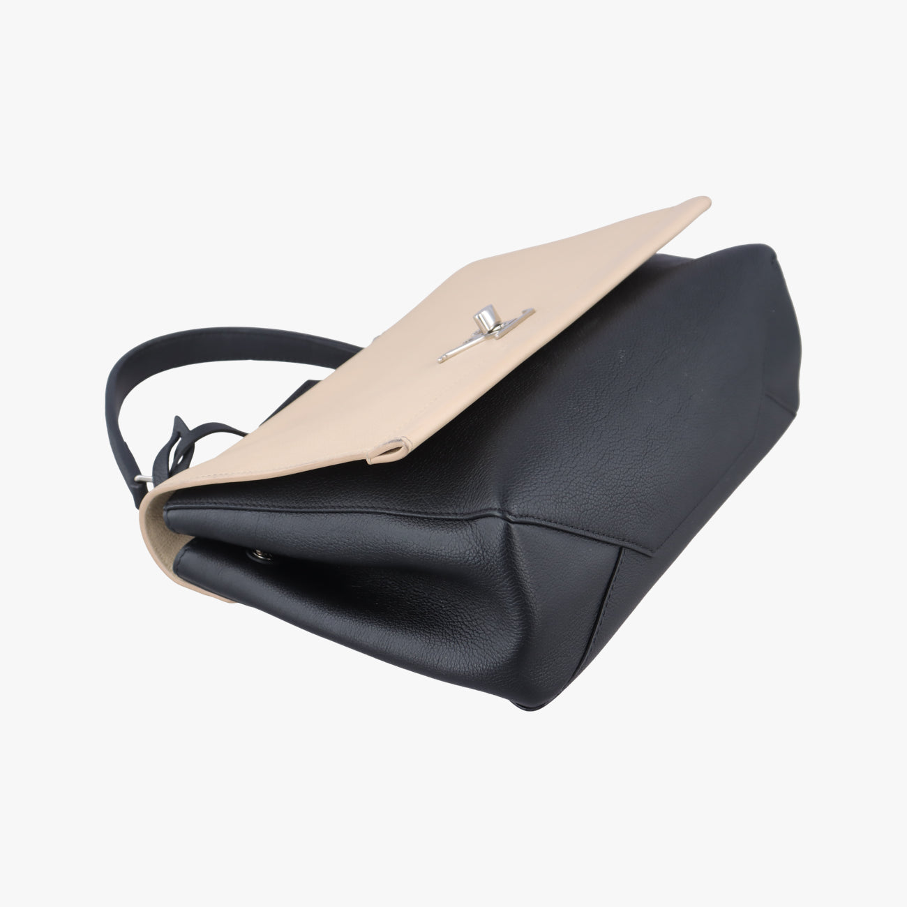 Lockme 2 Beige×Black Taurillon leather M50252 FL4136ロックミーII ベージュ×ブラック トリヨンレザー M50252 FL4136