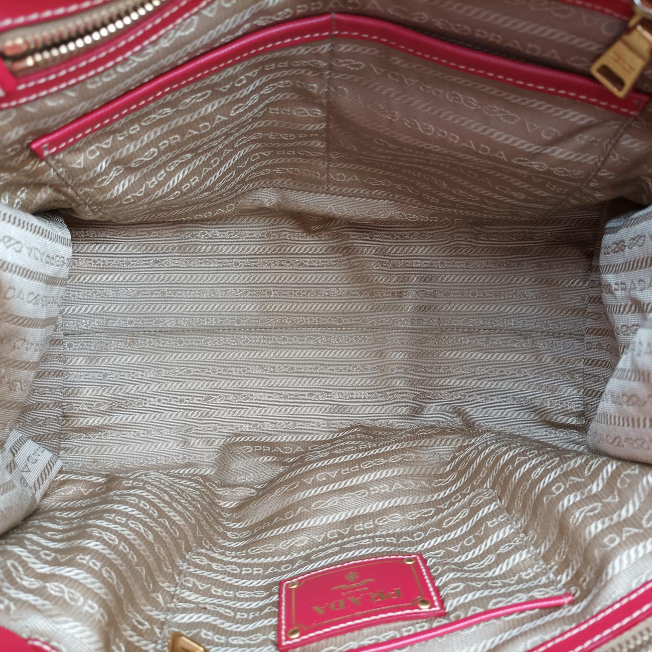 Logo JacquardBeige×redCanvas × SAFFIANO LeatherBN2254194ロゴ ジャカード
ベージュ×レッドキャンバス×サフィアーノレザーBN2254194