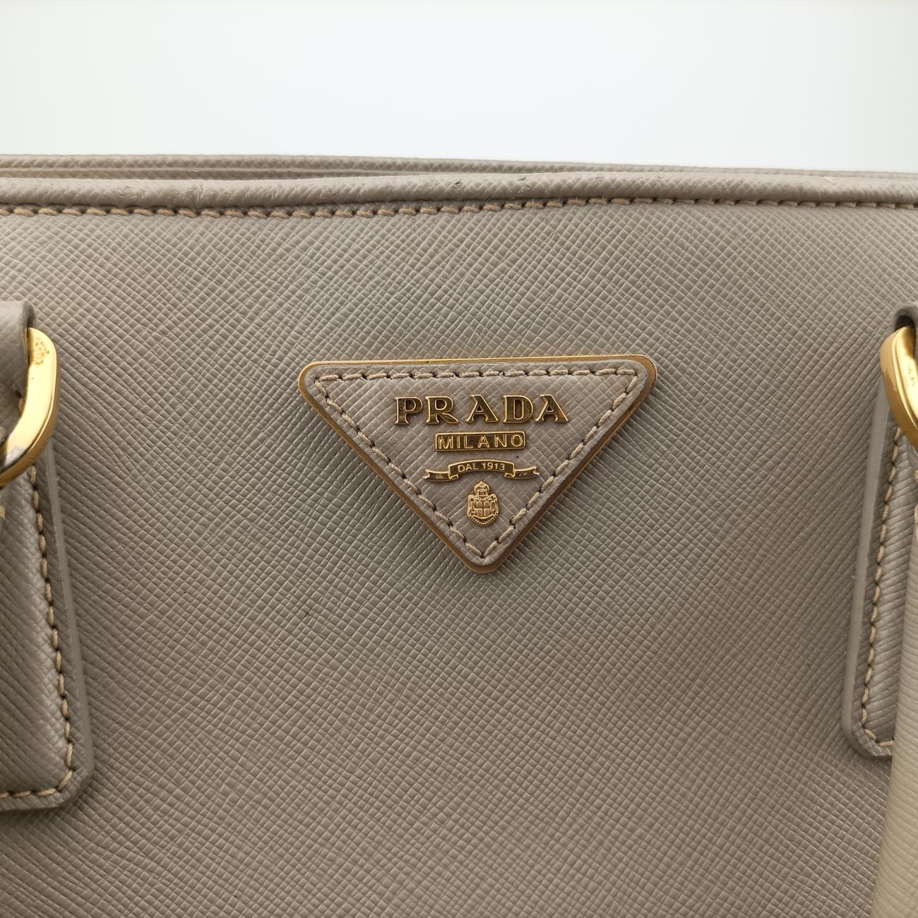 Promenade Grey SAFFIANO Leather BN2558 8 7 165プロムナード グレー サフィアーノレザー BN2558 8 7 165