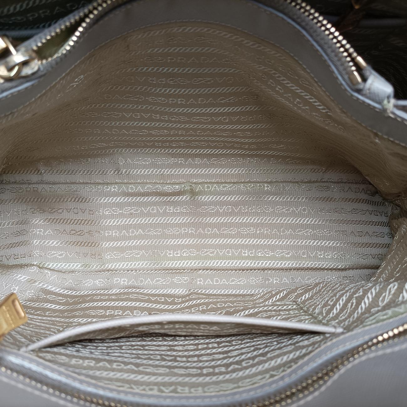 Promenade Grey SAFFIANO Leather BN2558 8 7 165プロムナード グレー サフィアーノレザー BN2558 8 7 165