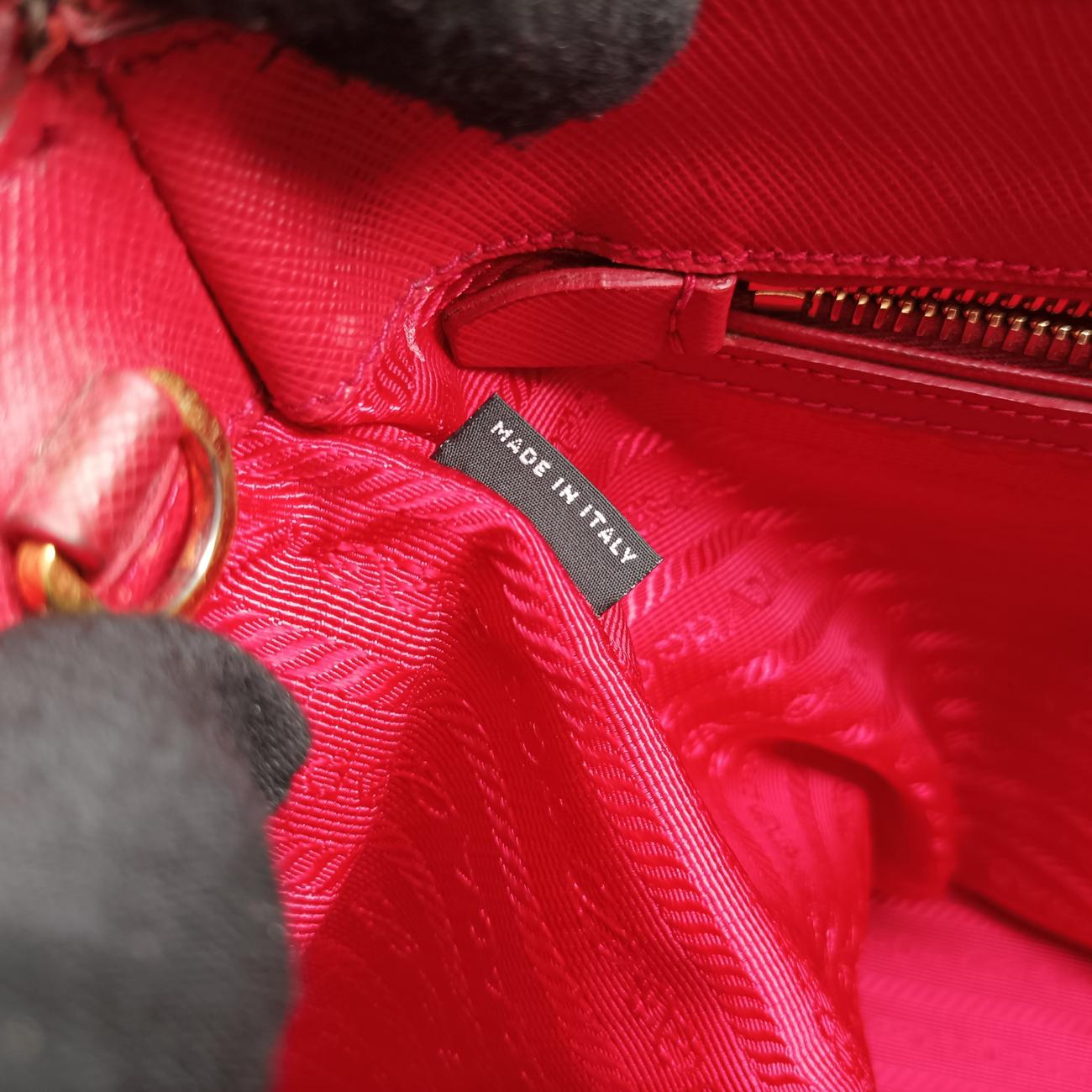 Galleria Red SAFFIANO Leather BN1801 64ガレリア レッド サフィアーノレザー BN1801 64