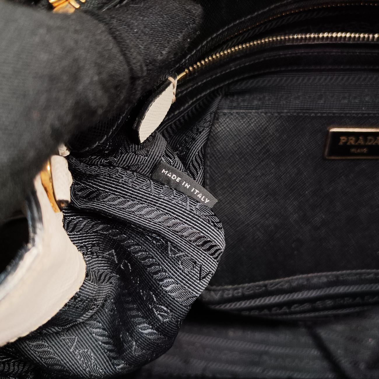 Galleria Black×white SAFFIANO Leather B2274A 103ガレリア ブラック×ホワイト サフィアーノレザー B2274A 103