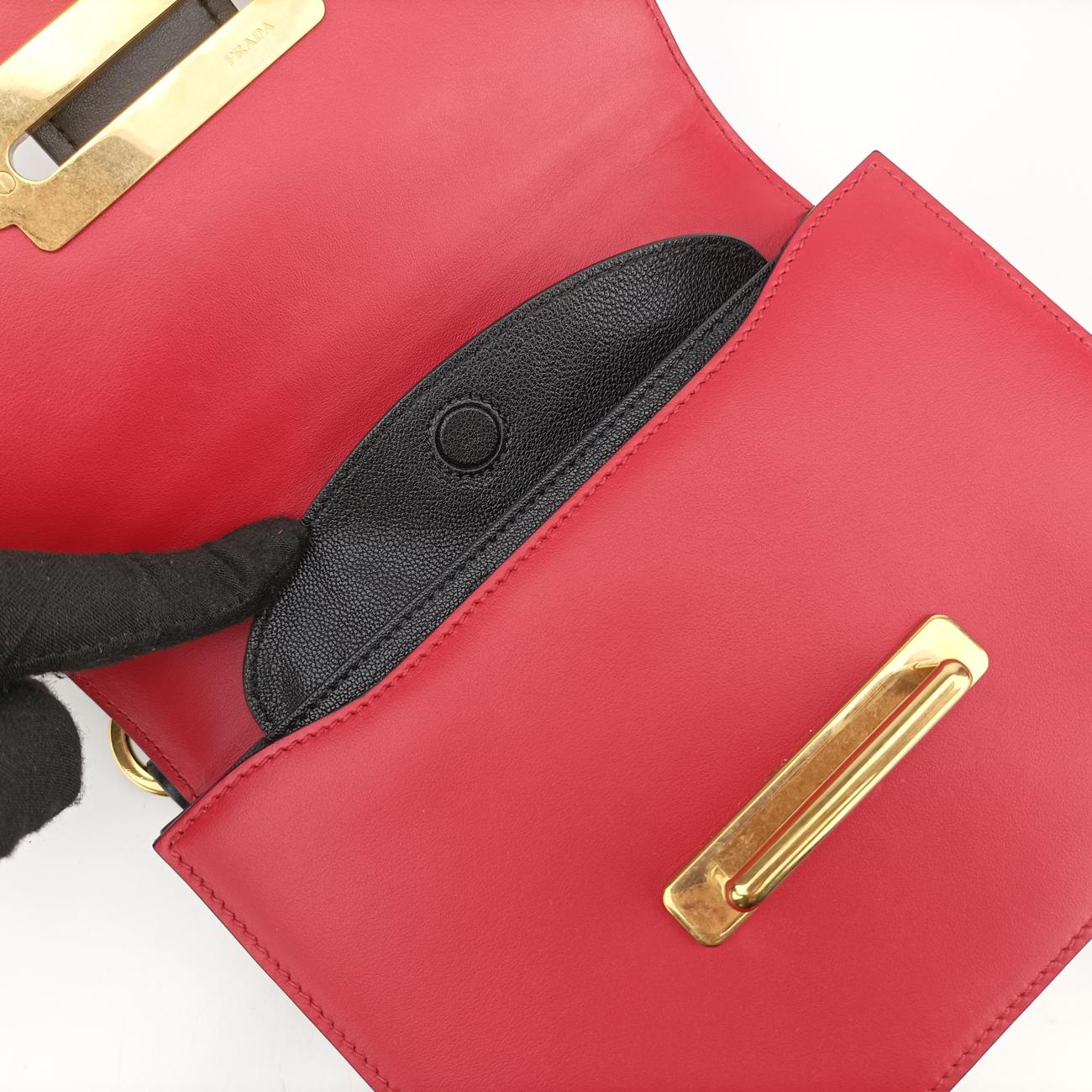 Cahier Red×black Leather 25 7カイエ レッド×ブラック レザー 1BD045 25 7