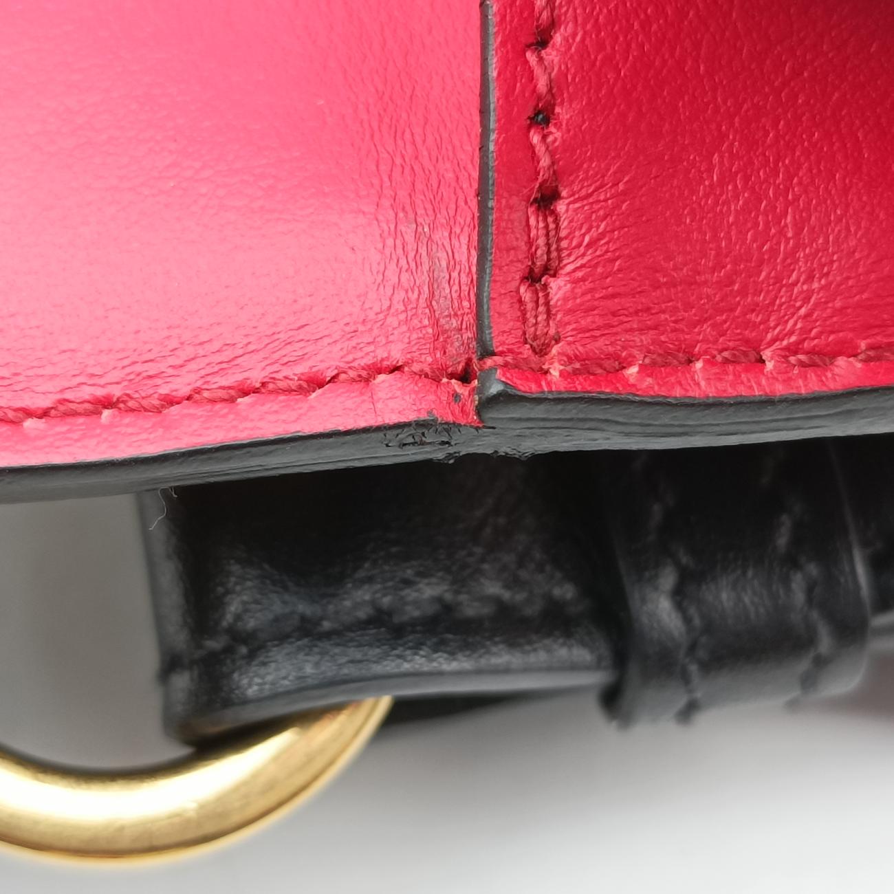 Cahier Red×black Leather 25 7カイエ レッド×ブラック レザー 1BD045 25 7