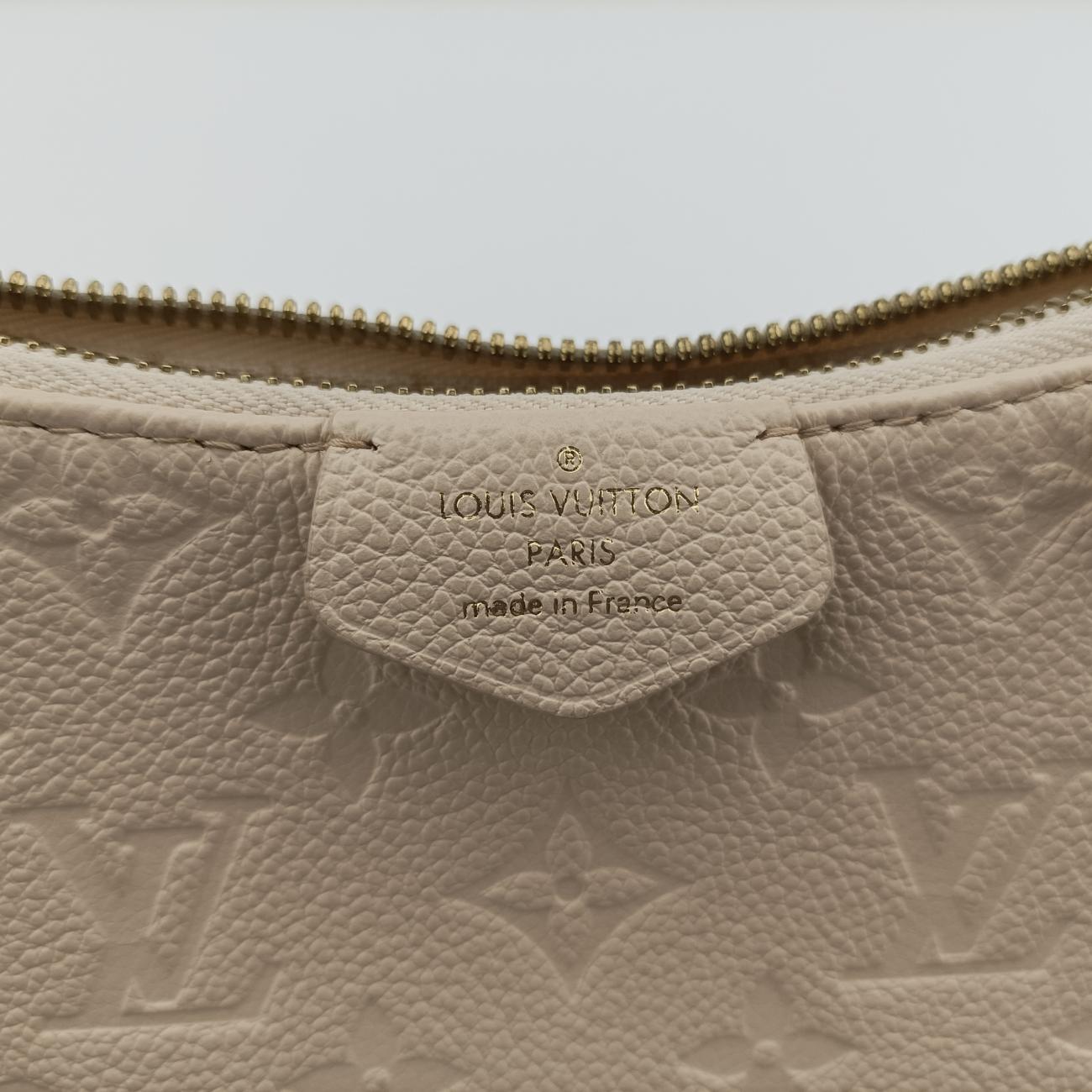 Easy PouchCrème WhiteEmbossed MonogramM81066ICチップイージーポーチクレームホワイト モノグラム アンプラントM81066ICチップ