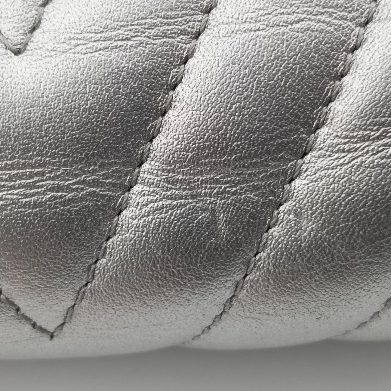 New Wave Multi Pochette Silver Leather M57864 ICチップニューウェーブ ミュルティ ポシェット シルバー レザー M57864 ICチップ