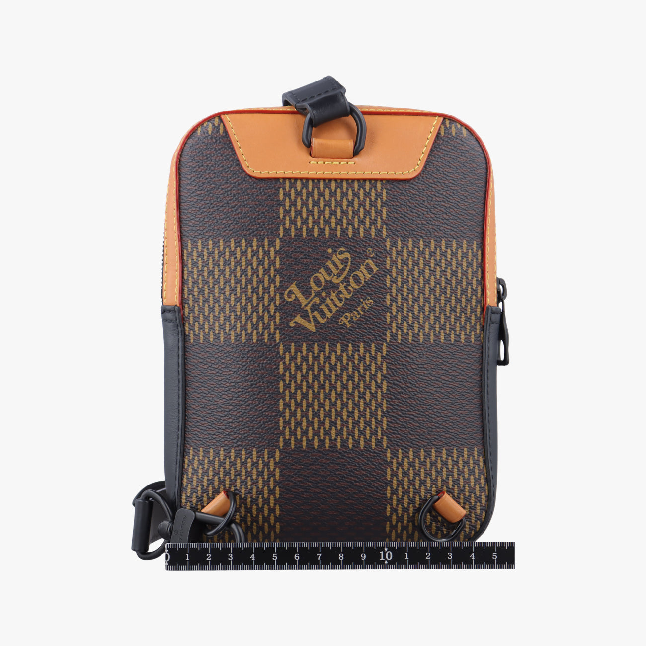 Nigo Amazone Sling messengerEBENE×brownDamier GiantN40379AR2260 ICチップナイゴ アマゾン スリング メッセンジャーエベーヌ×モノグラム/ブラウン系ダミエ ジャイアントN40379AR2260 ICチップ