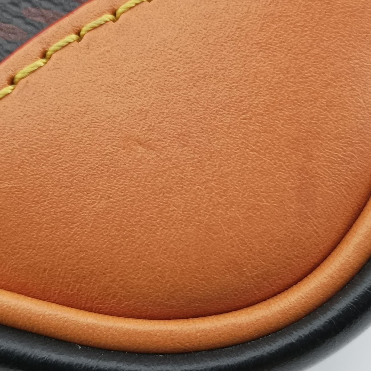 Nigo Amazone Sling messengerEBENE×brownDamier GiantN40379AR2260 ICチップナイゴ アマゾン スリング メッセンジャーエベーヌ×モノグラム/ブラウン系ダミエ ジャイアントN40379AR2260 ICチップ