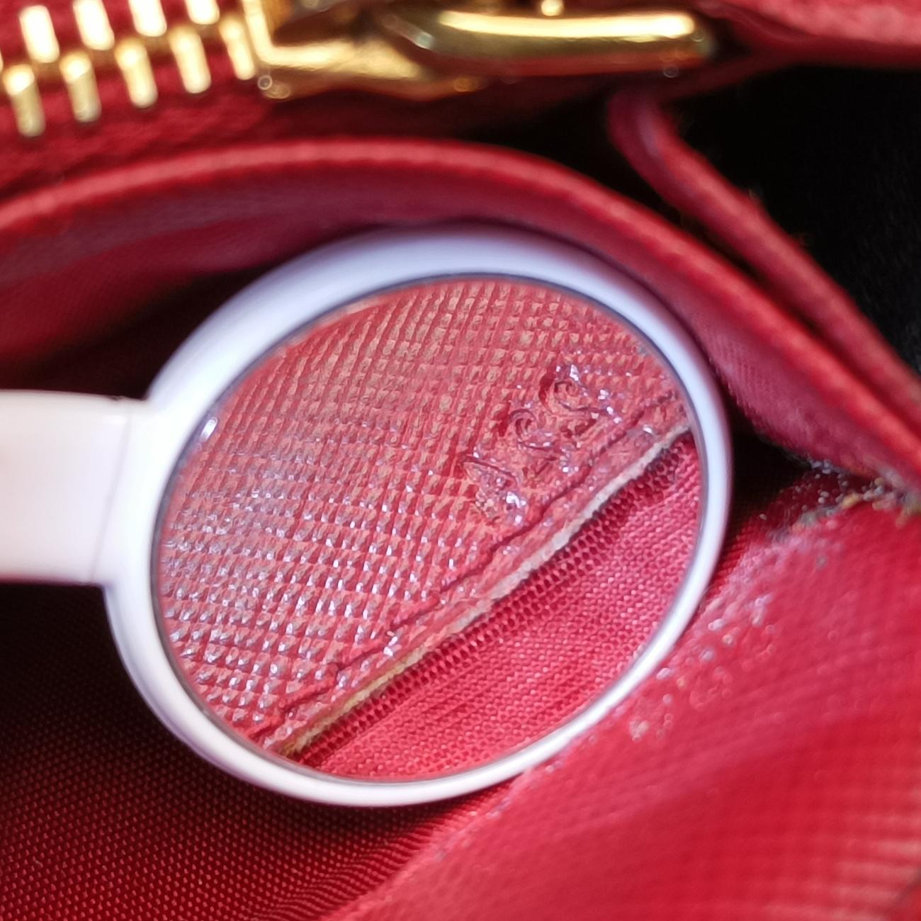 Metal Wallet on Chain Cornflower Clutch Red Saffiano Leather 1MT290 224メタル ウォレット オン チェーン コーンフラワー クラッチ レッド サフィアーノレザー 1MT290 224