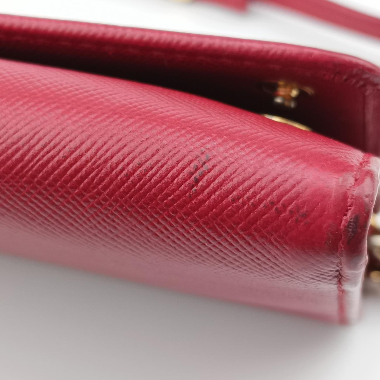 Metal Wallet on Chain Cornflower Clutch Red Saffiano Leather 1MT290 224メタル ウォレット オン チェーン コーンフラワー クラッチ レッド サフィアーノレザー 1MT290 224