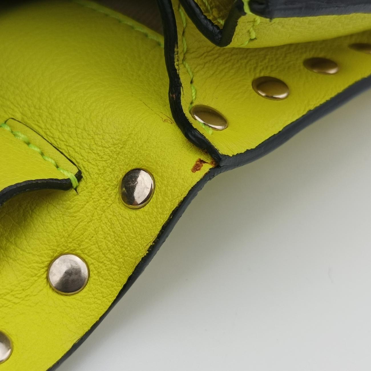 Rockstud Yellow leather TV G 669BOL1ロックスタッズ イエロー レザー TV G 669BOL1